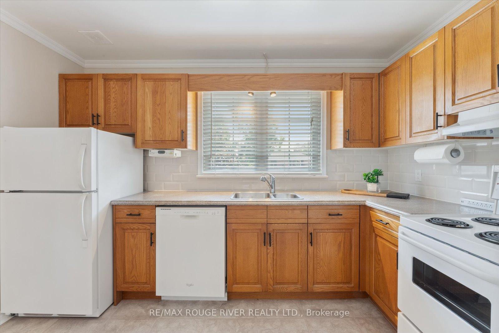 Photo 16 of 722 Gaspe Avenue, Oshawa, Lakeview — HOMEH