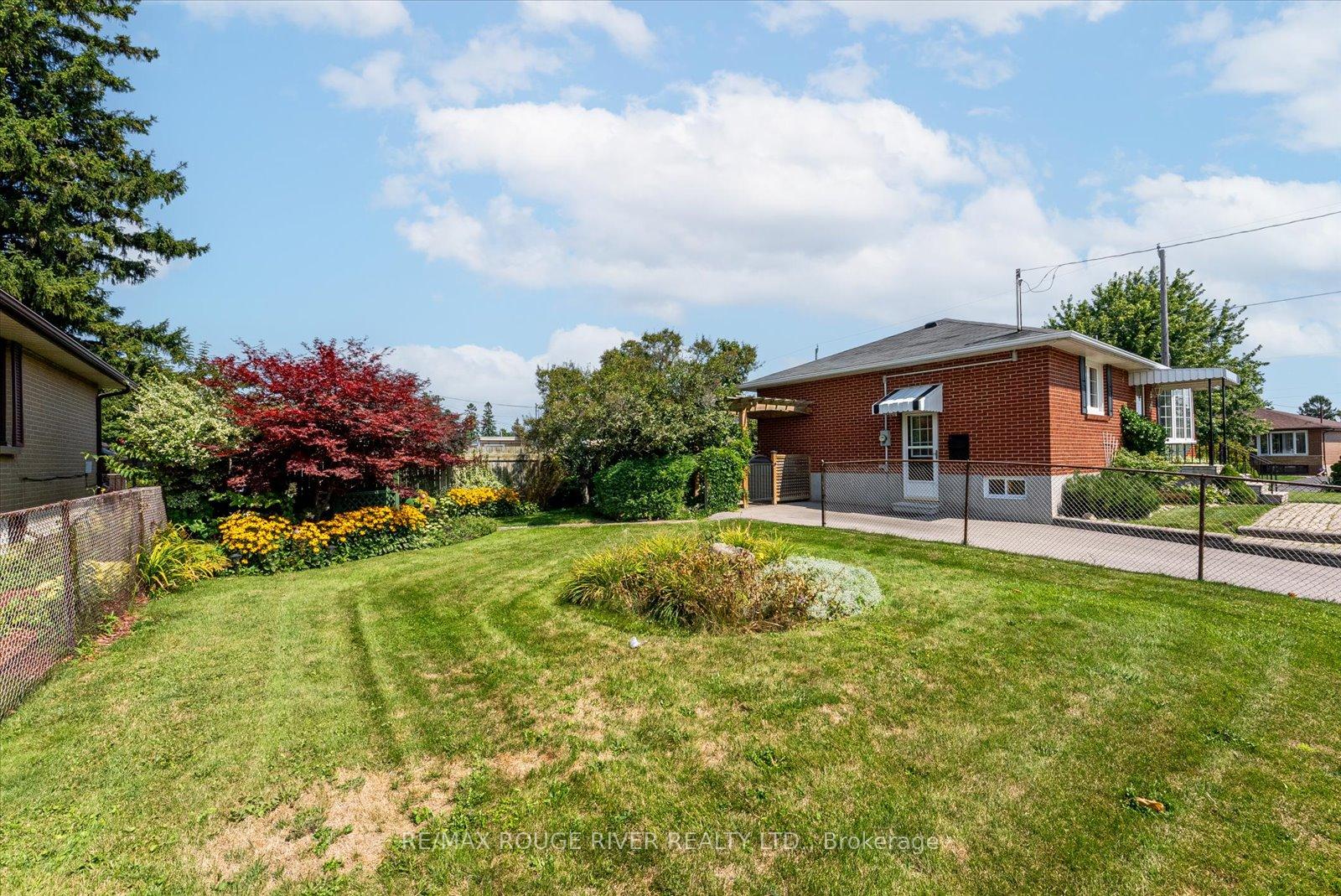 Photo 35 of 722 Gaspe Avenue, Oshawa, Lakeview — HOMEH