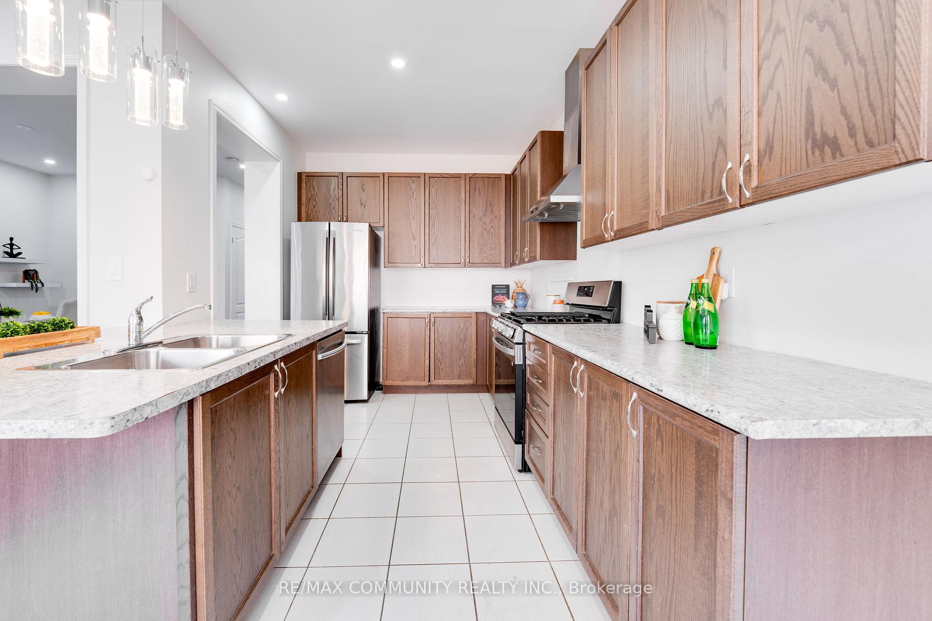 Photo 15 of 2517 Wintergrace Avenue, Oshawa, Windfields — HOMEH