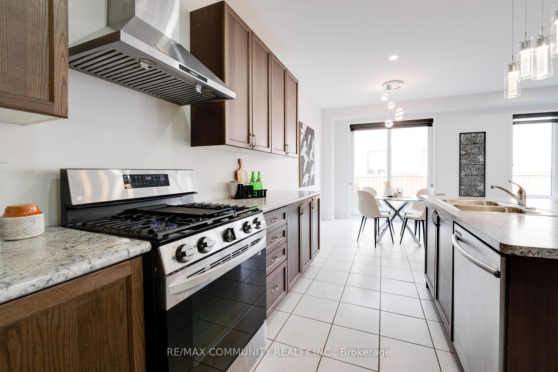 Photo 11 of 2517 Wintergrace Avenue, Oshawa, Windfields — HOMEH