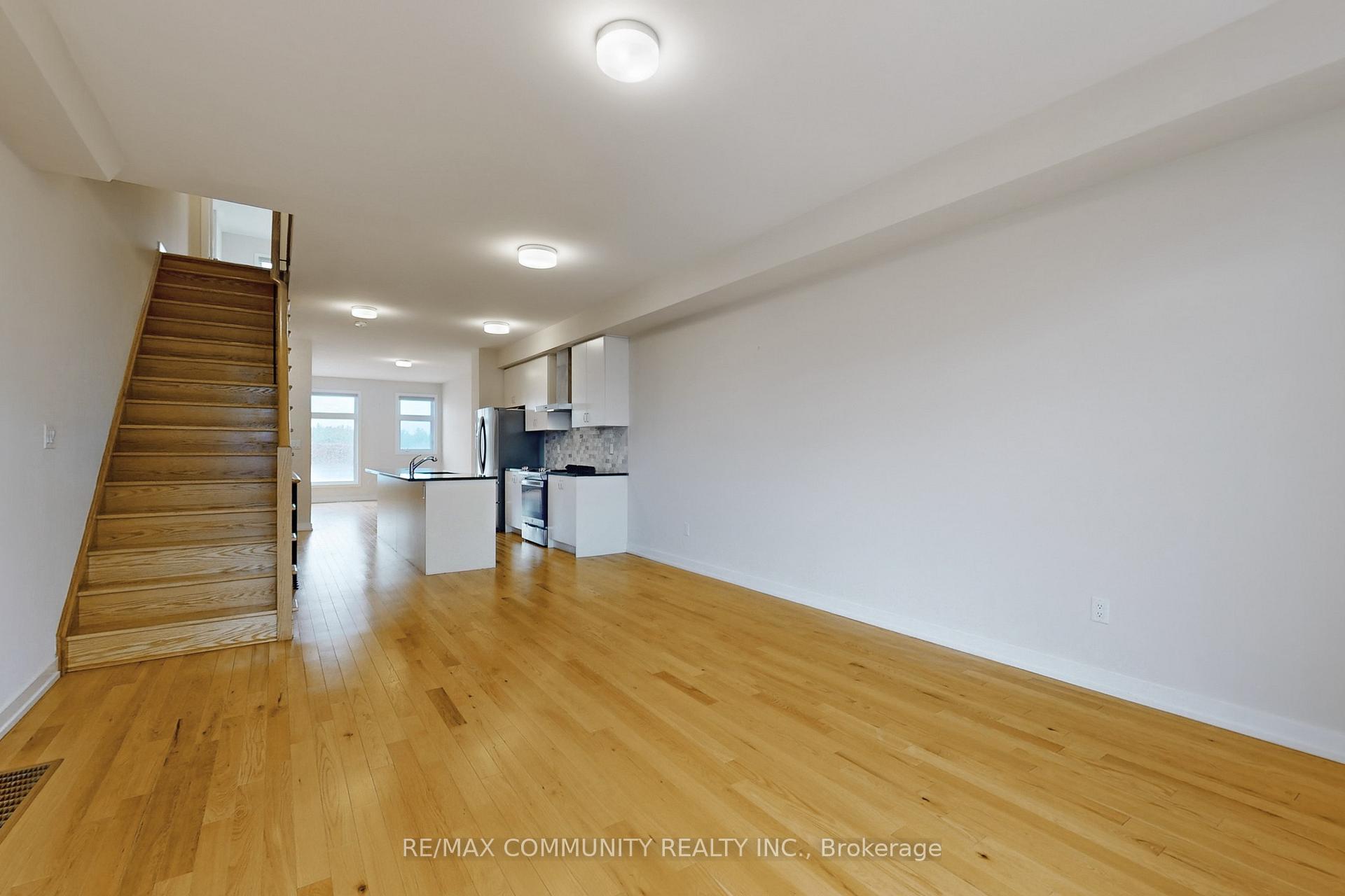 Photo 4 of 2622 Castlegate Crossing, Pickering, Duffin Heights — HOMEH