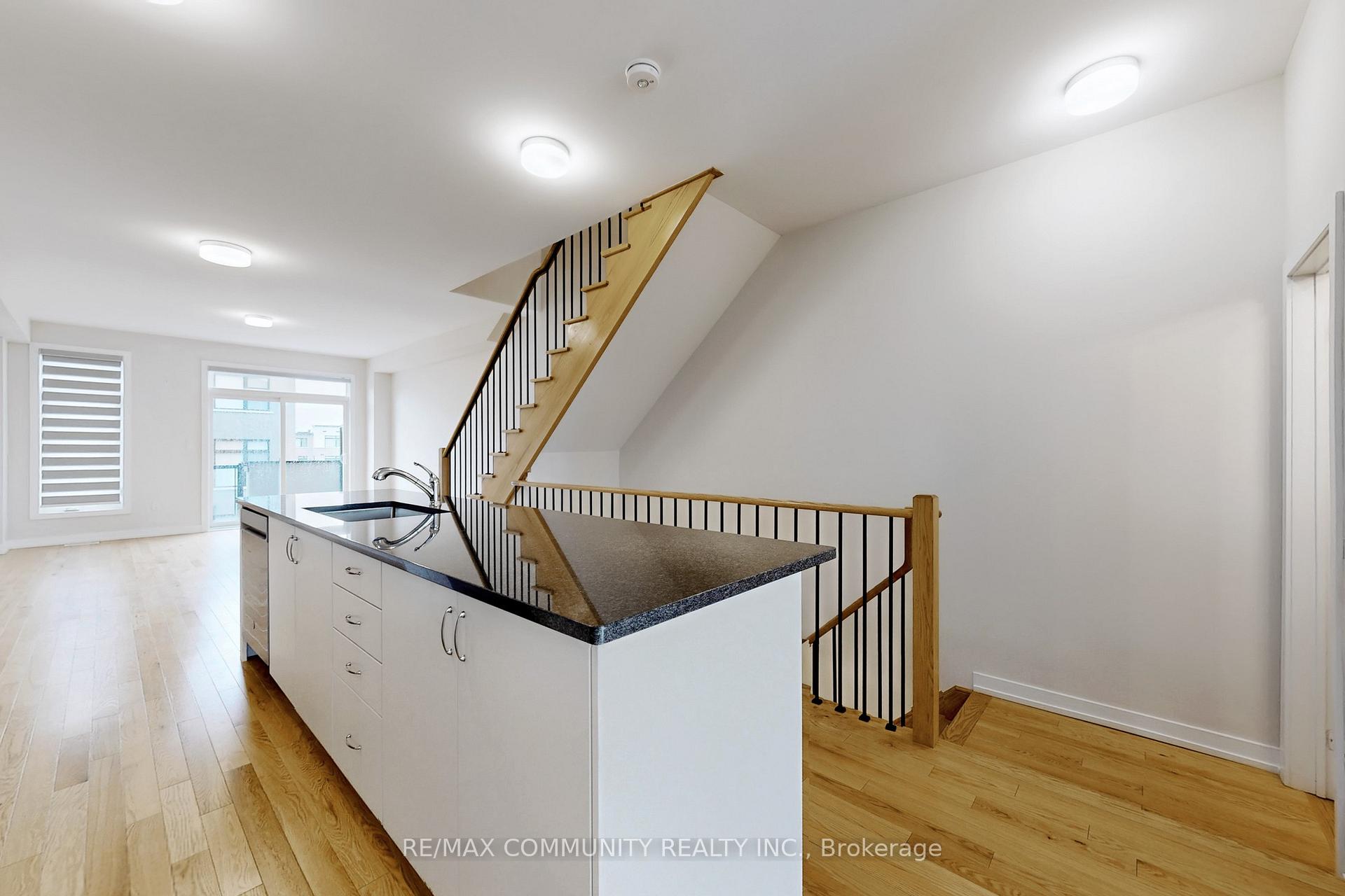 Photo 3 of 2622 Castlegate Crossing, Pickering, Duffin Heights — HOMEH