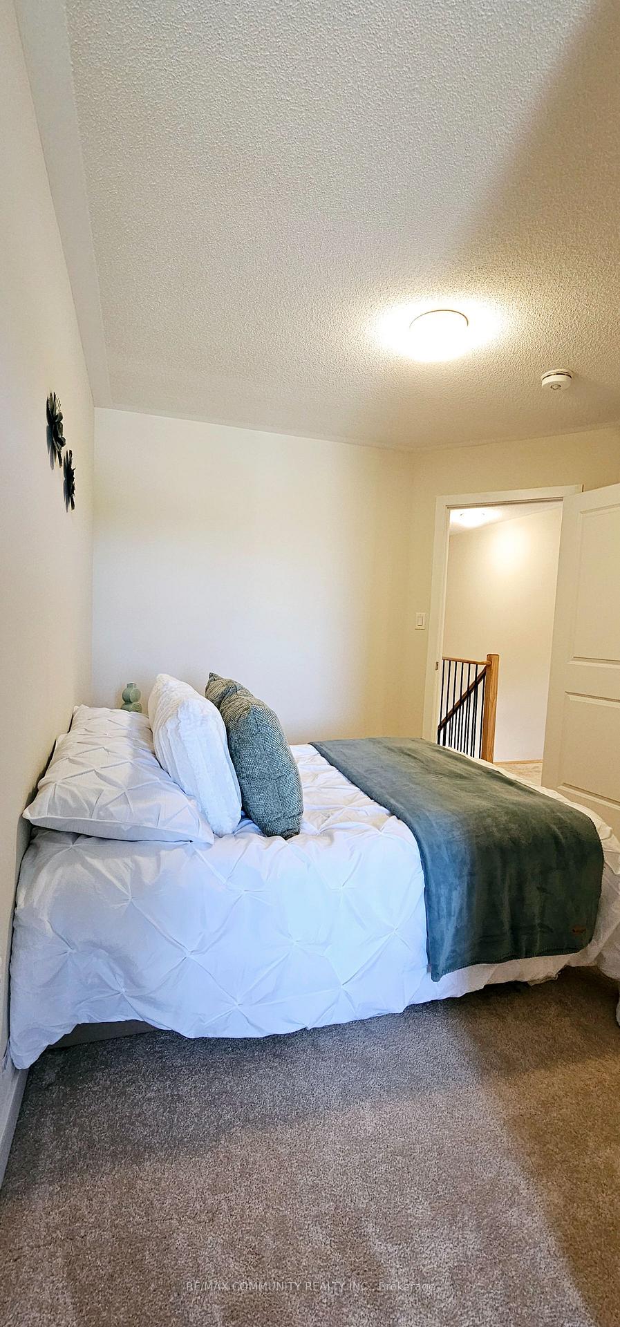 Photo 24 of 2622 Castlegate Crossing, Pickering, Duffin Heights — HOMEH