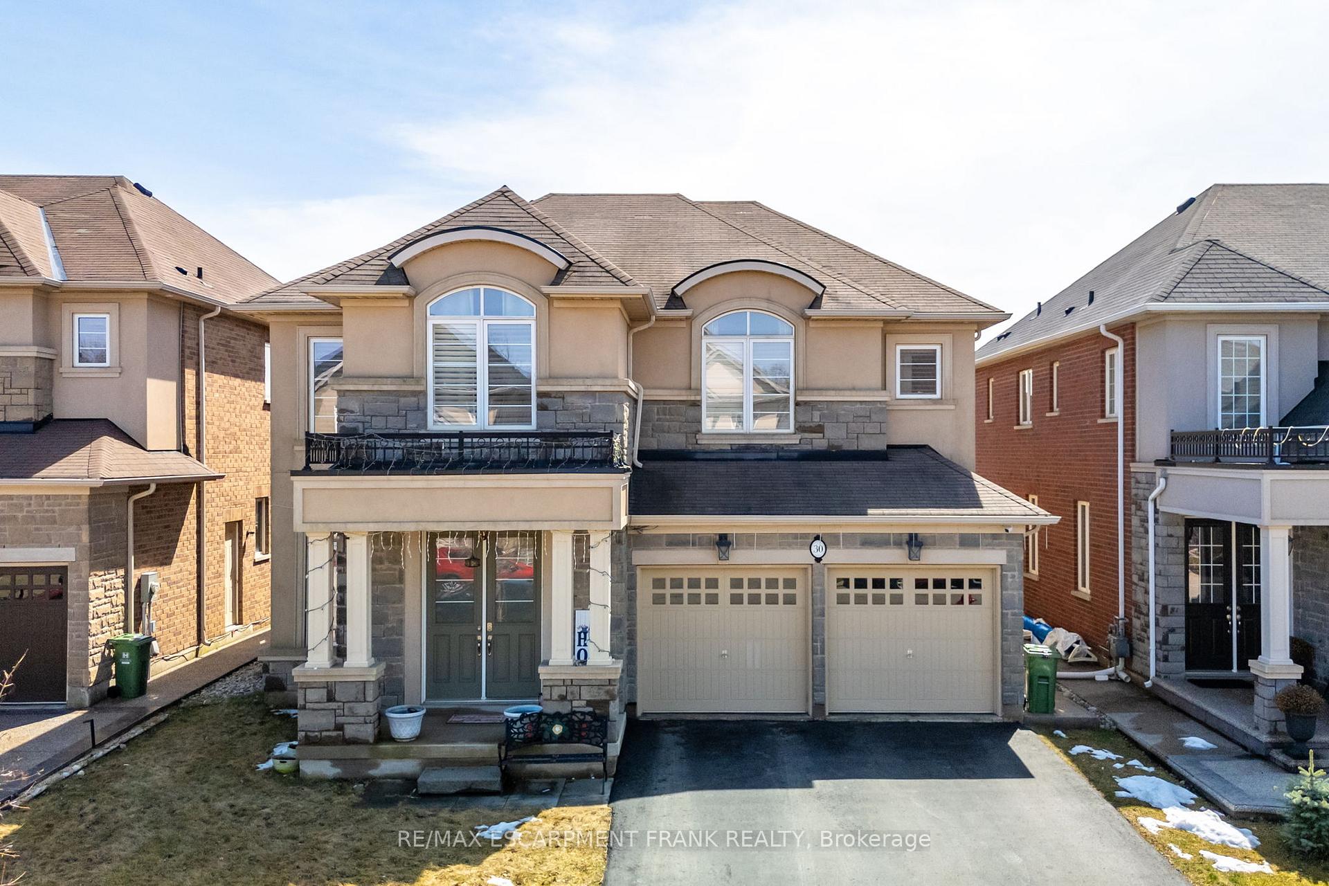 Photo 3 of 30 Curran Road, Hamilton, Ancaster — HOMEH