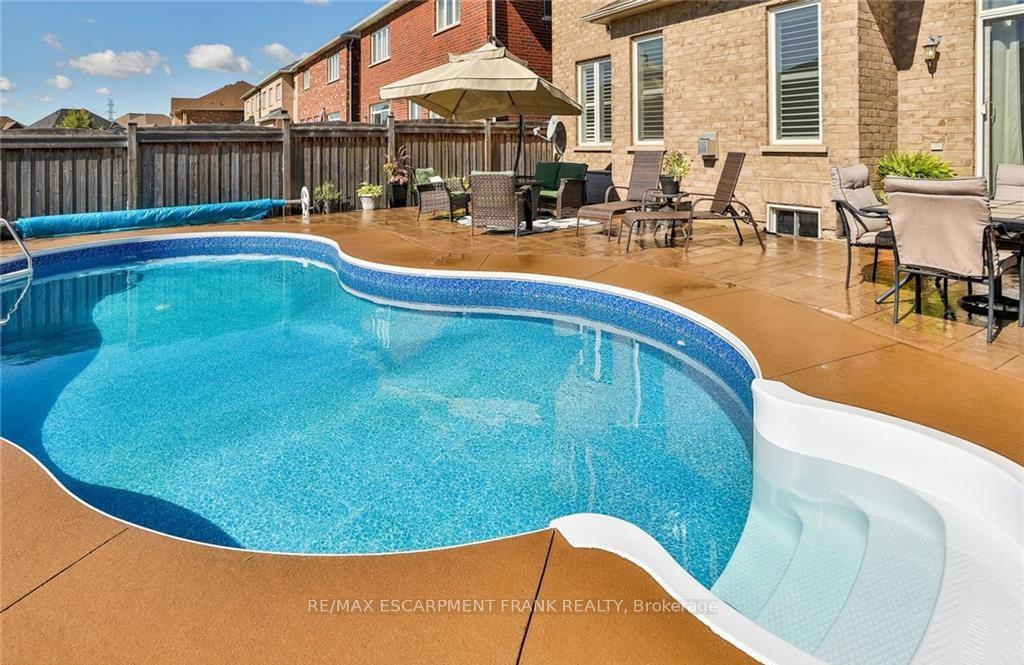Photo 4 of 30 Curran Road, Hamilton, Ancaster — HOMEH