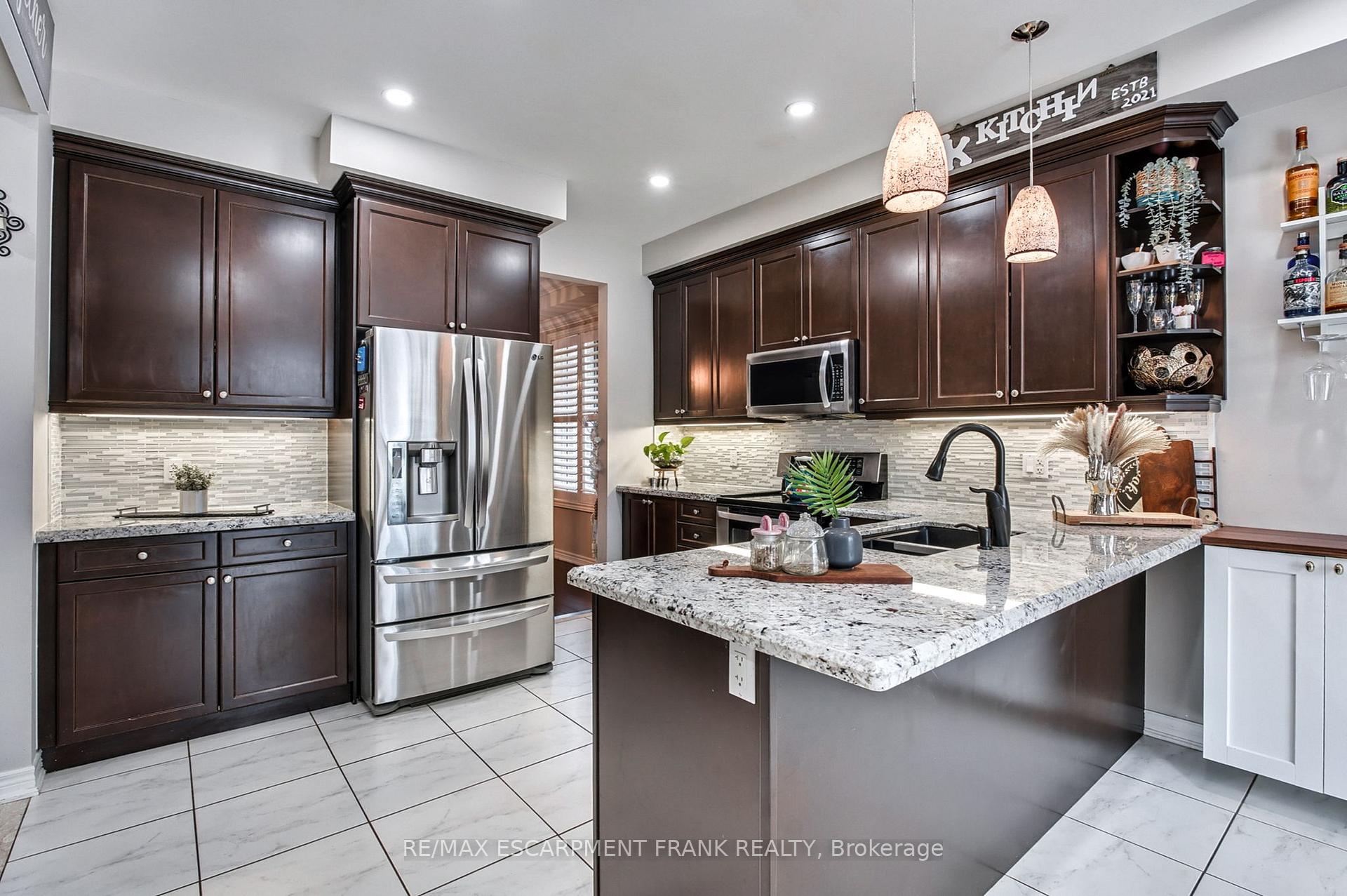 Photo 19 of 30 Curran Road, Hamilton, Ancaster — HOMEH
