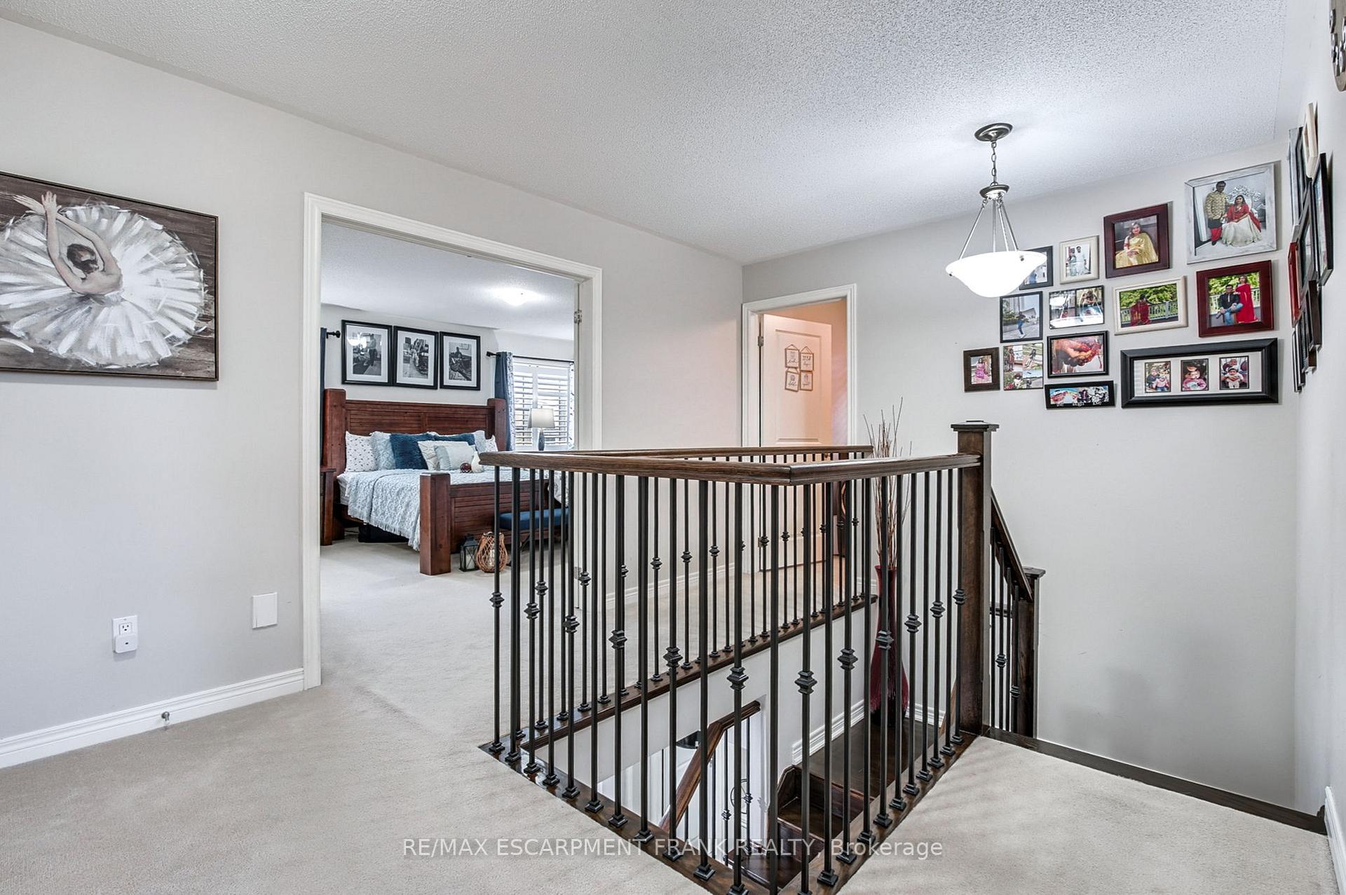 Photo 12 of 30 Curran Road, Hamilton, Ancaster — HOMEH