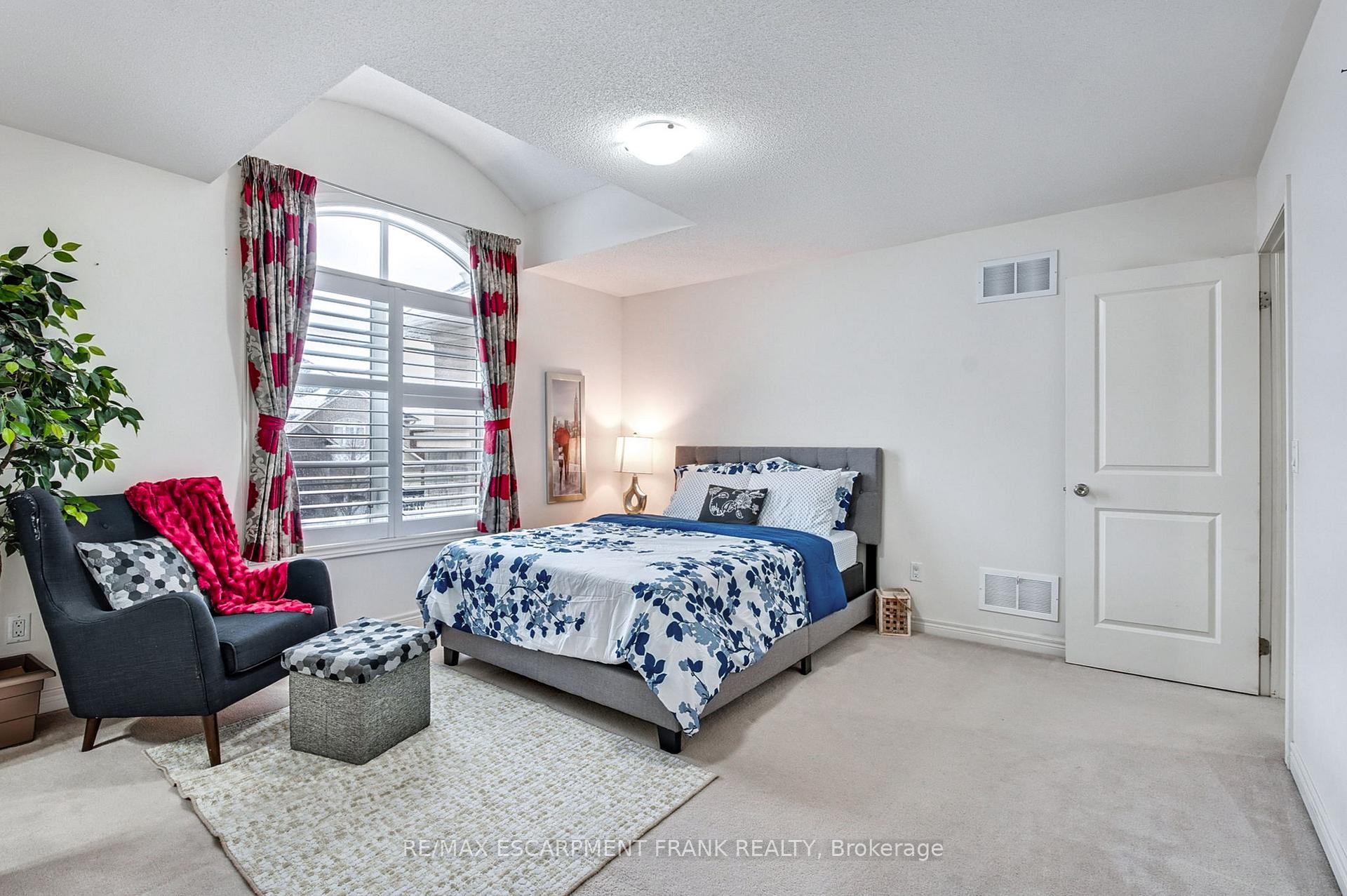 Photo 43 of 30 Curran Road, Hamilton, Ancaster — HOMEH