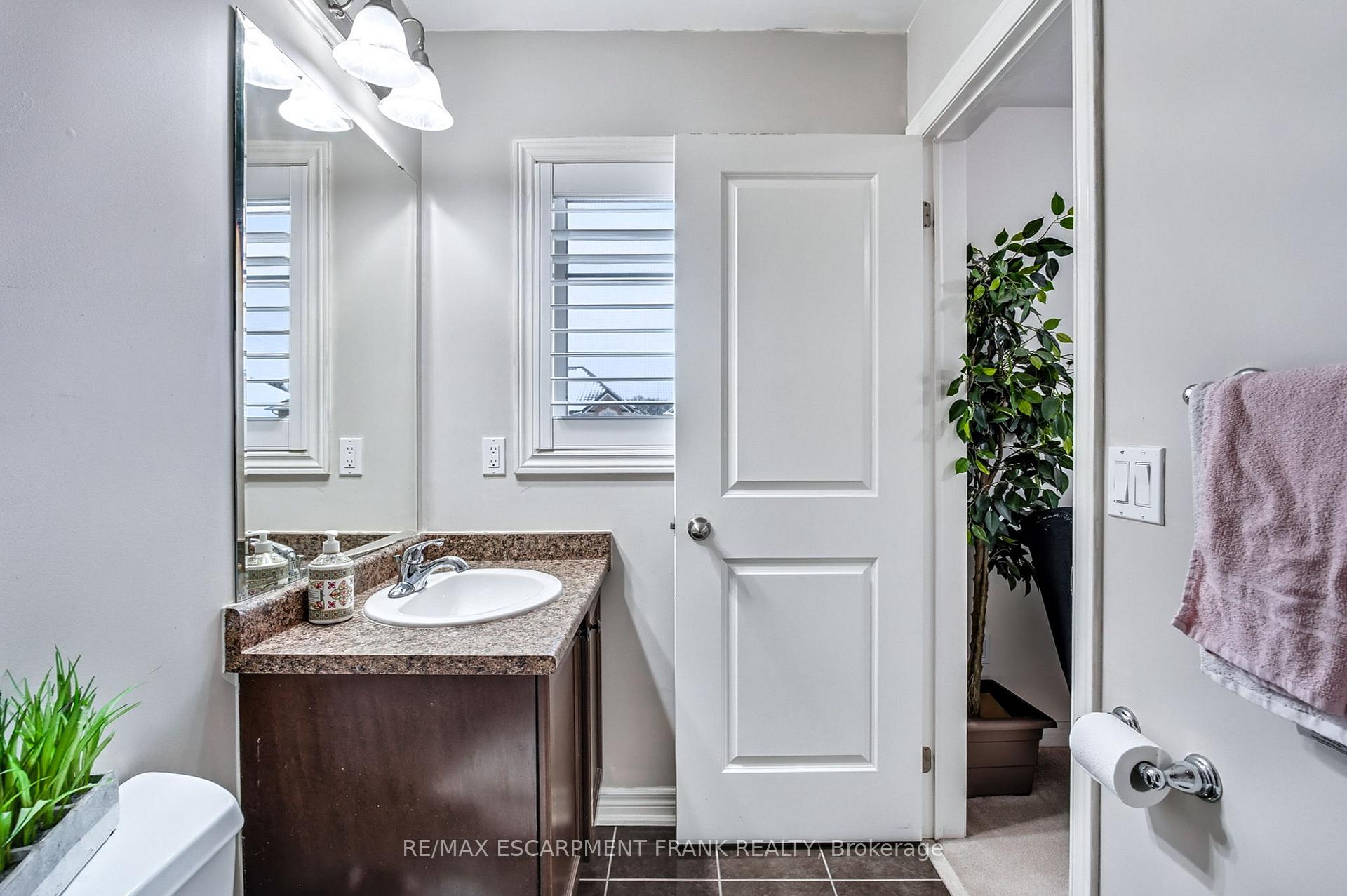 Photo 45 of 30 Curran Road, Hamilton, Ancaster — HOMEH