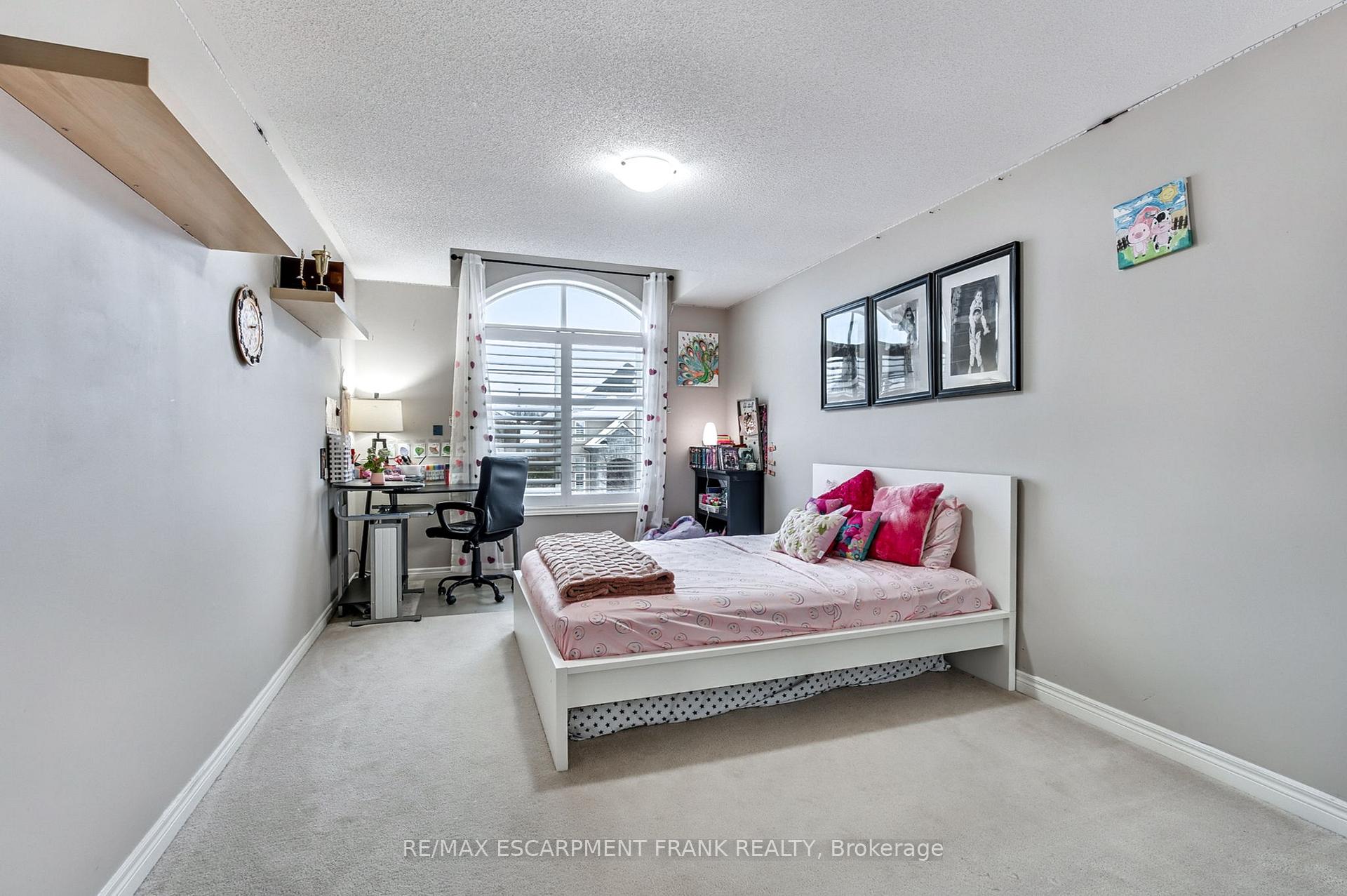 Photo 44 of 30 Curran Road, Hamilton, Ancaster — HOMEH