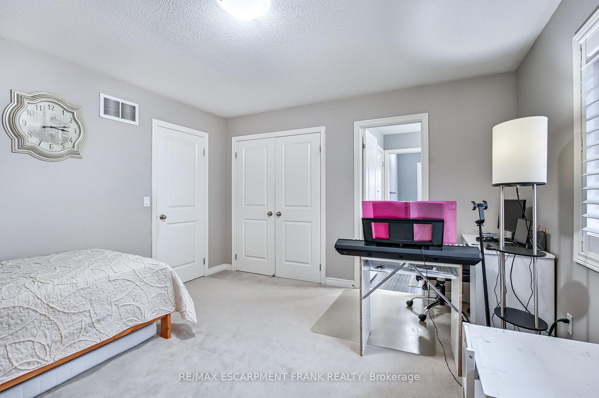 Photo 14 of 30 Curran Road, Hamilton, Ancaster — HOMEH