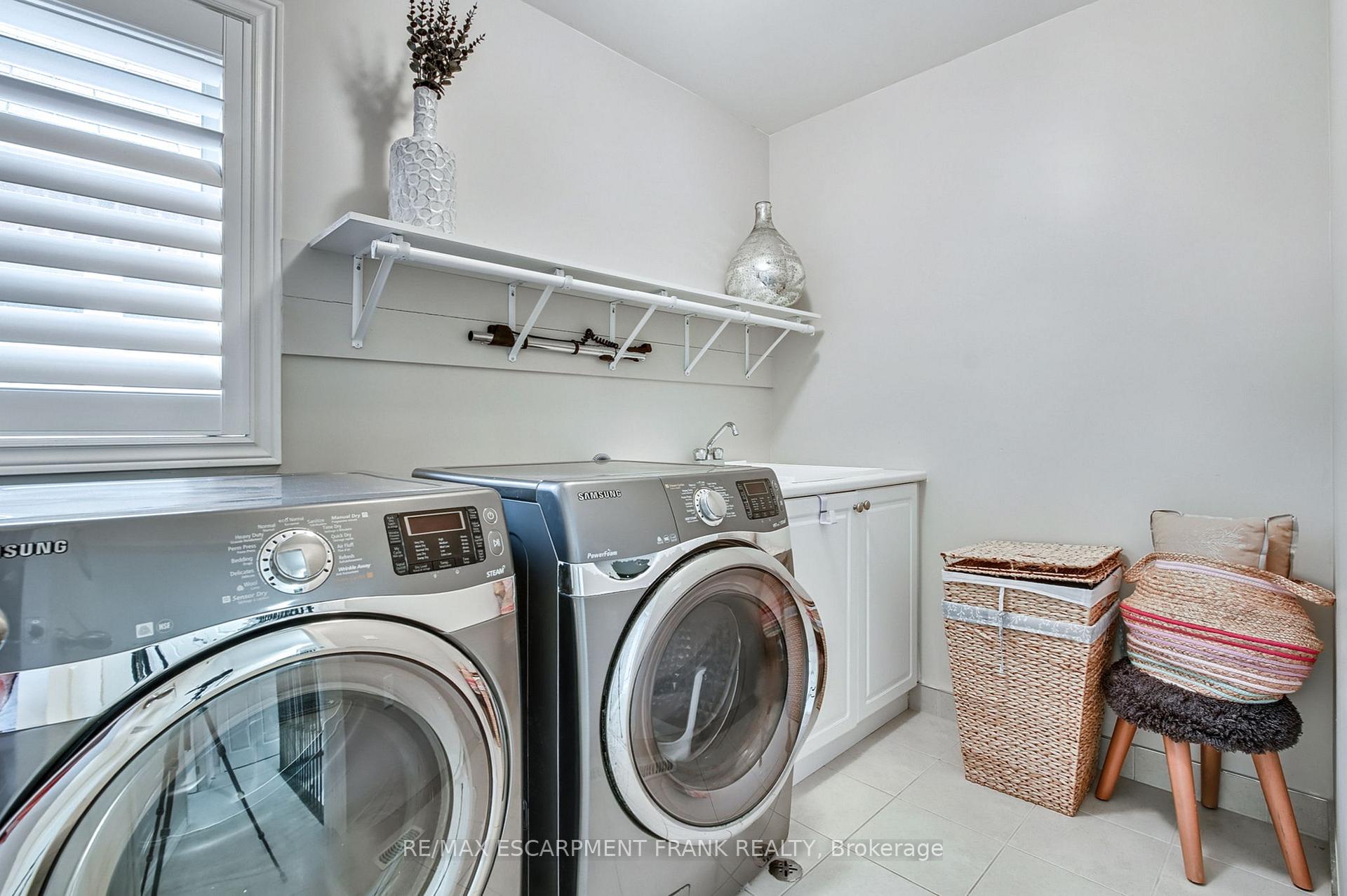 Photo 27 of 30 Curran Road, Hamilton, Ancaster — HOMEH