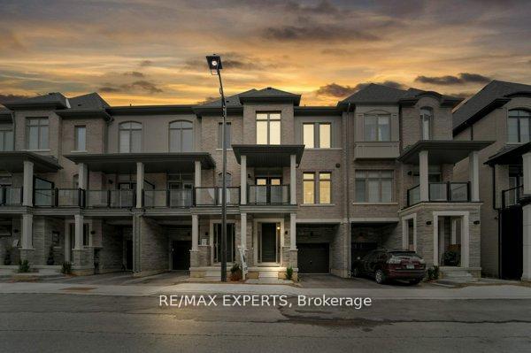 Front of 87 De La Roche Drive N