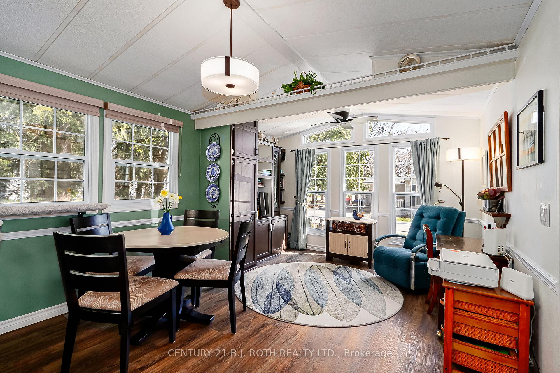 Photo 8 of 27 The Boardwalk, Wasaga Beach — HOMEH