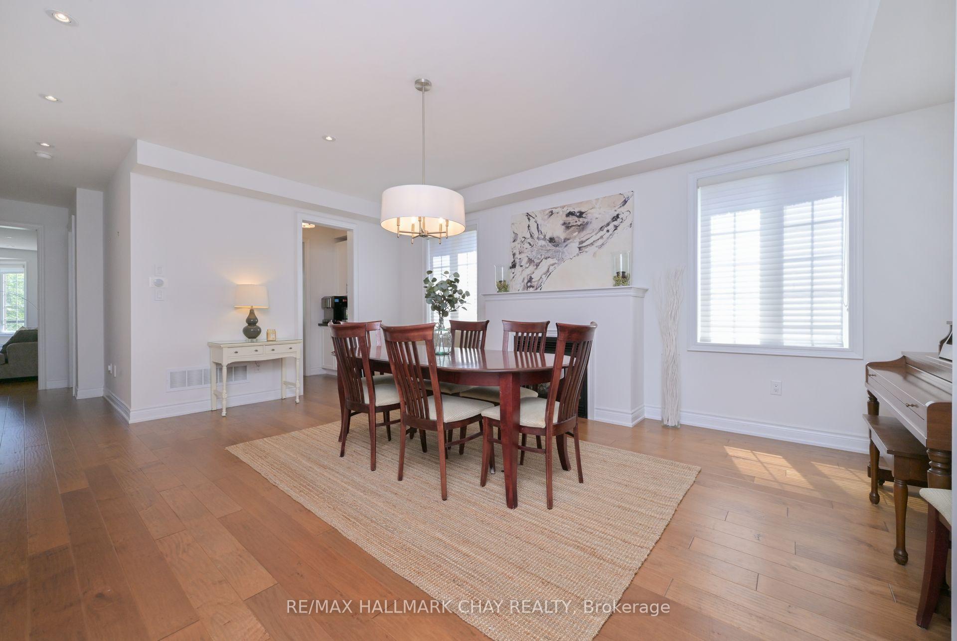 Photo 8 of 25 Card Lumber Crescent, Vaughan, Kleinburg — HOMEH