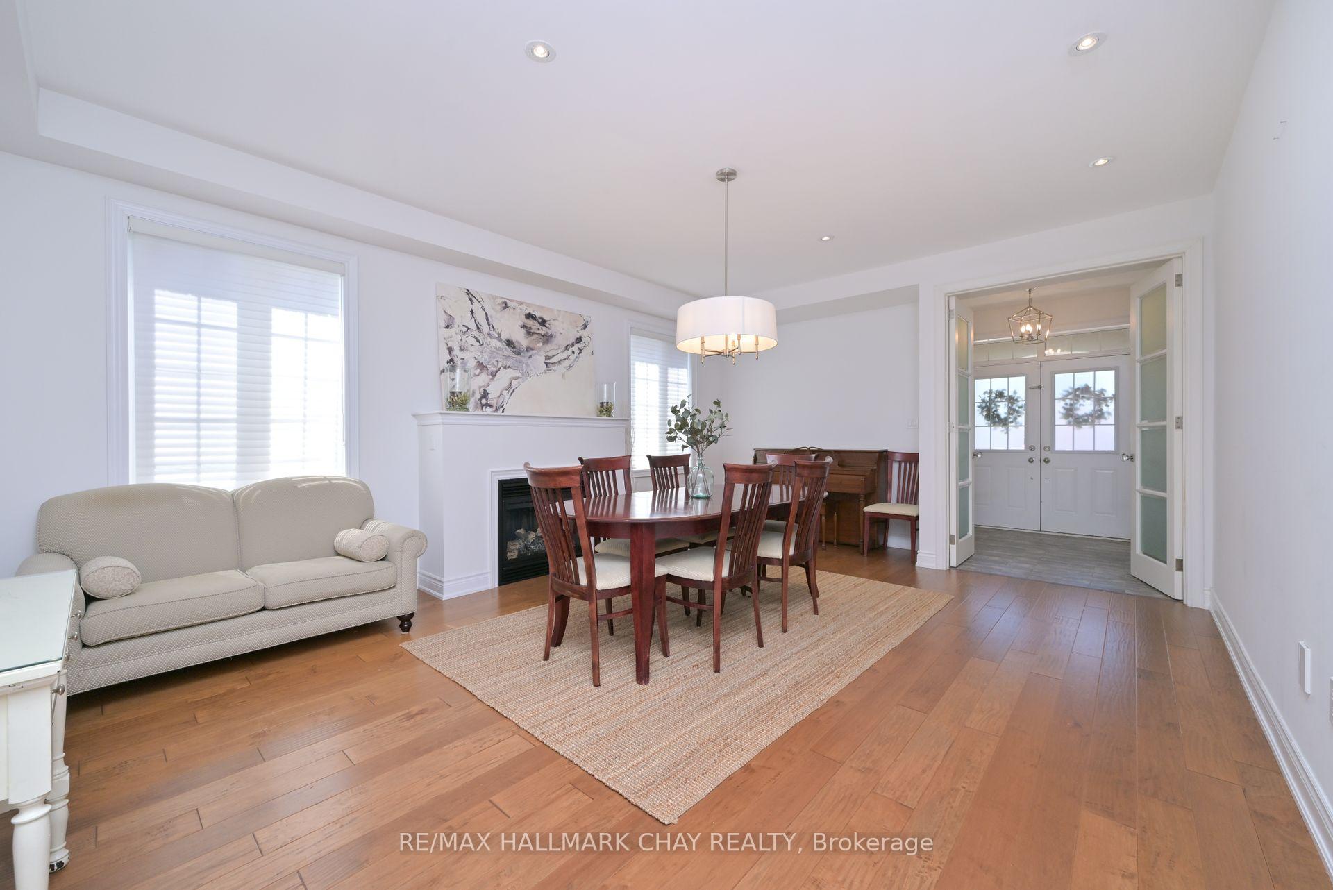 Photo 12 of 25 Card Lumber Crescent, Vaughan, Kleinburg — HOMEH