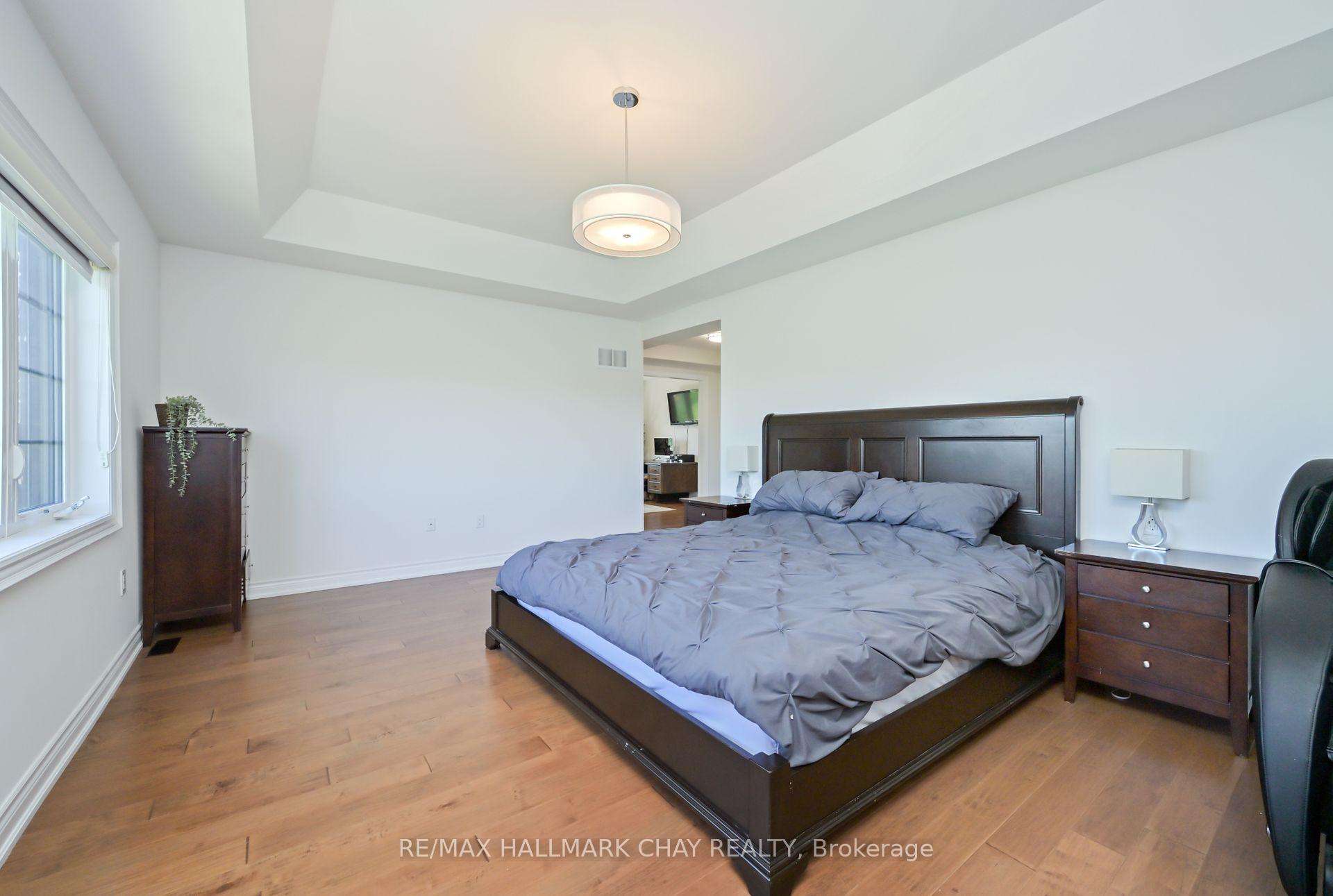 Photo 24 of 25 Card Lumber Crescent, Vaughan, Kleinburg — HOMEH