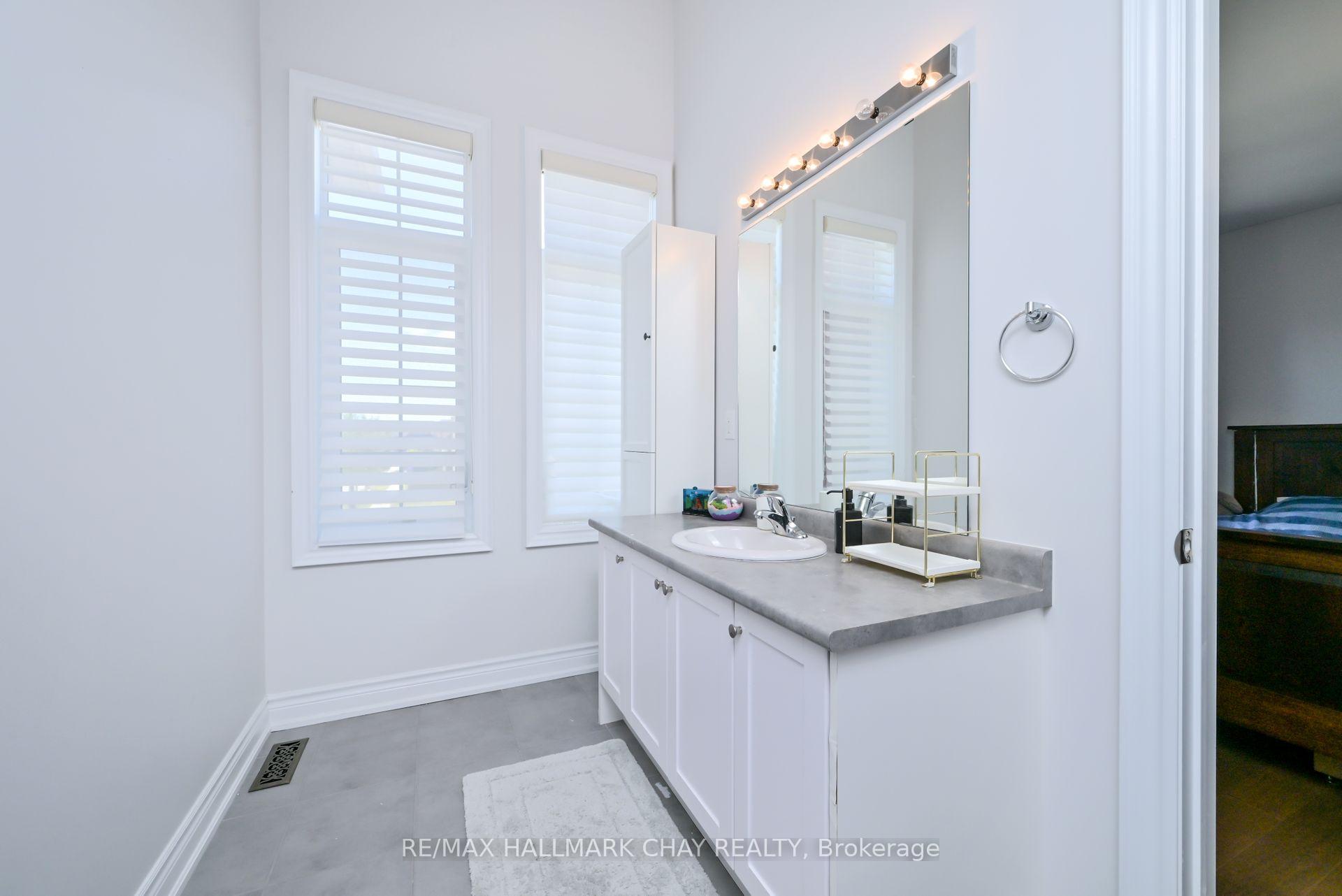 Photo 28 of 25 Card Lumber Crescent, Vaughan, Kleinburg — HOMEH
