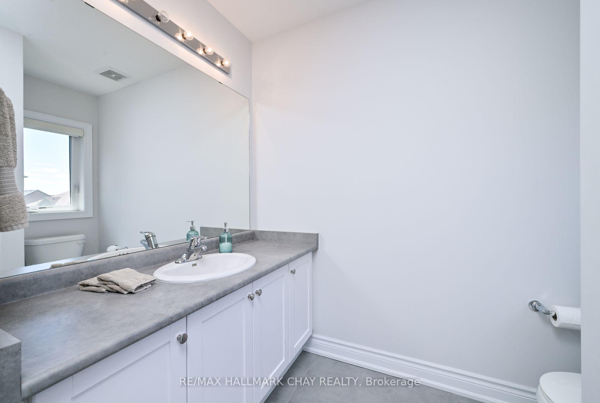 Photo 13 of 25 Card Lumber Crescent, Vaughan, Kleinburg — HOMEH