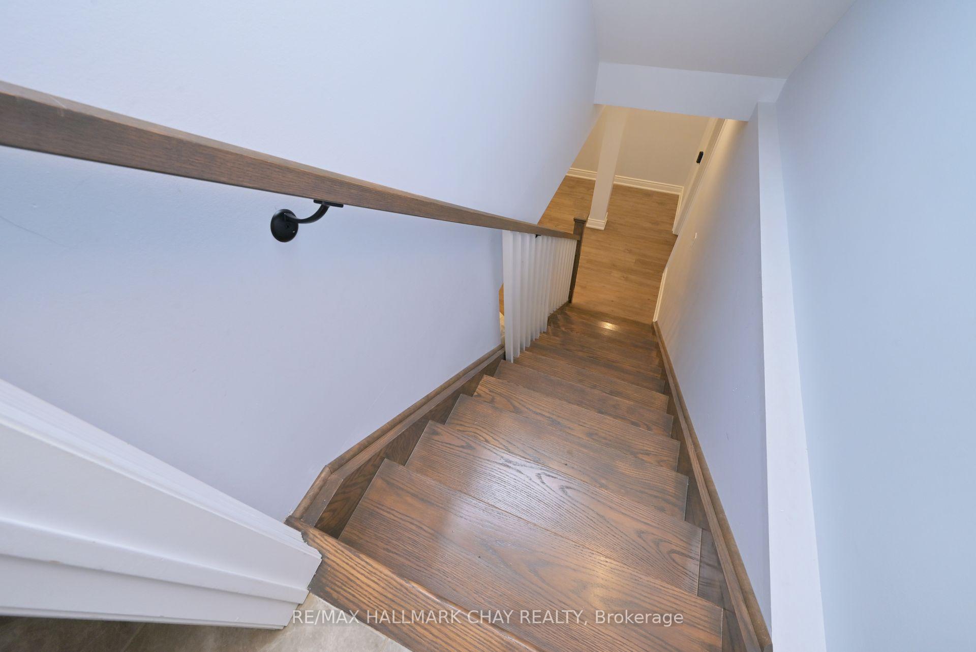 Photo 49 of 25 Card Lumber Crescent, Vaughan, Kleinburg — HOMEH