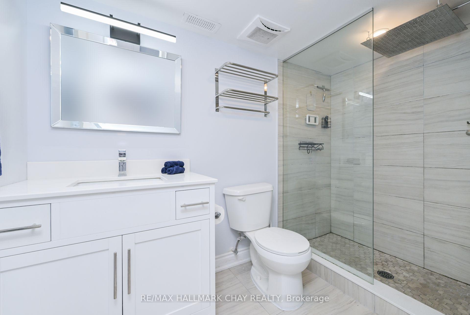 Photo 42 of 25 Card Lumber Crescent, Vaughan, Kleinburg — HOMEH