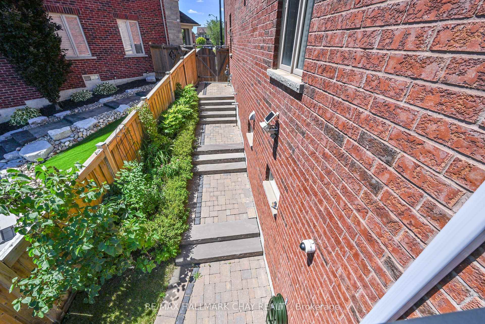 Photo 38 of 25 Card Lumber Crescent, Vaughan, Kleinburg — HOMEH