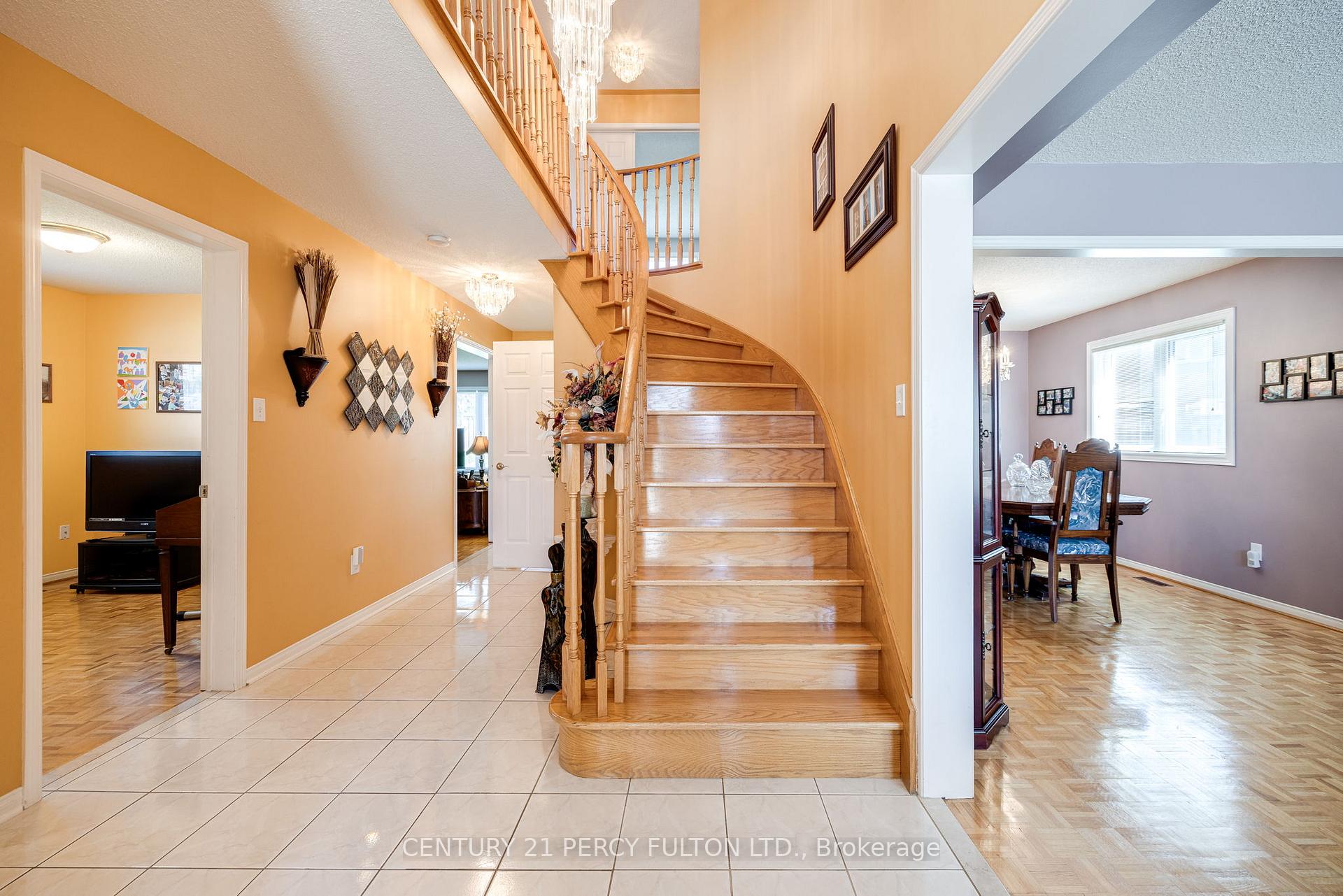 Photo 3 of 249 Mossbrook Square, Pickering, Highbush — HOMEH
