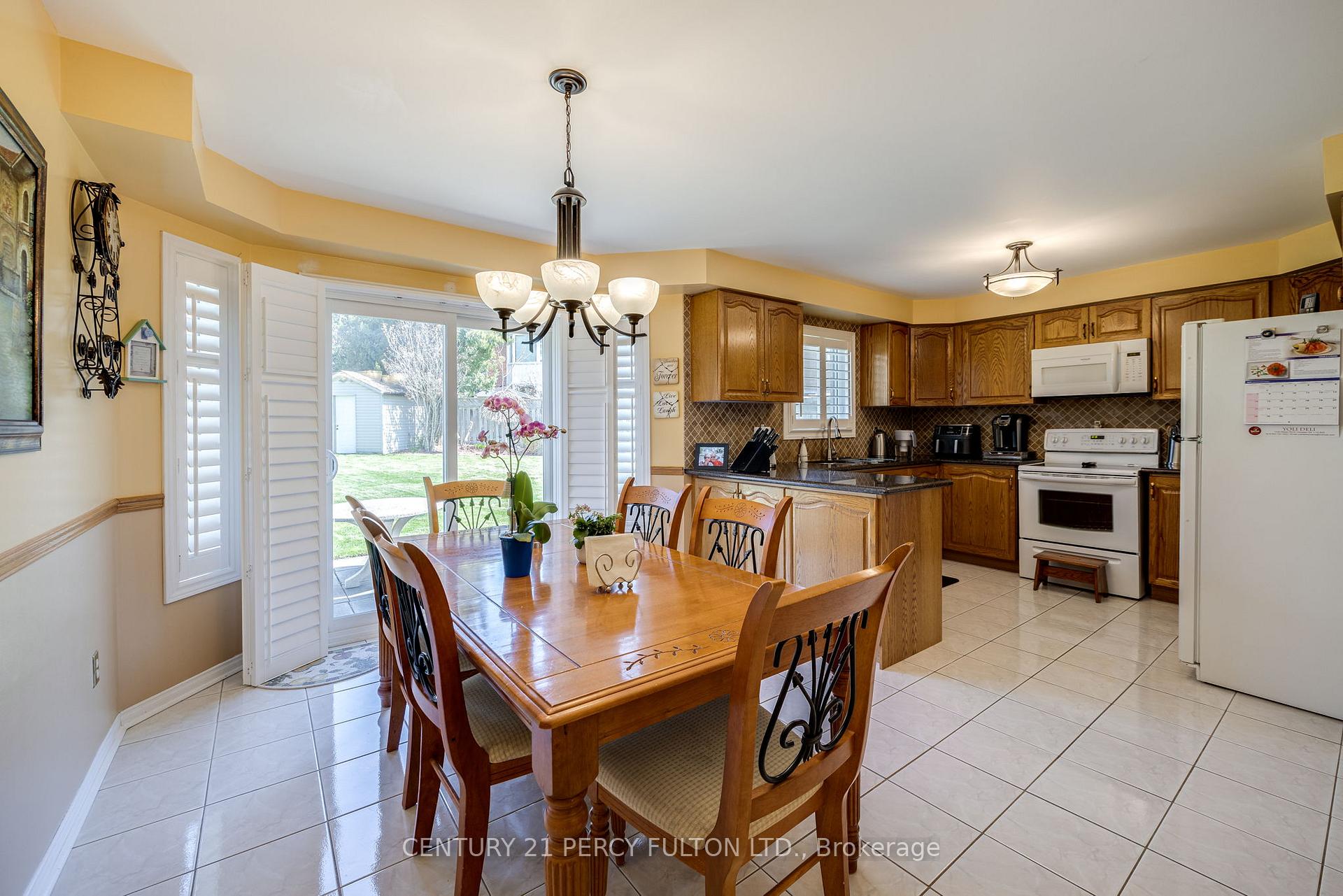 Photo 8 of 249 Mossbrook Square, Pickering, Highbush — HOMEH