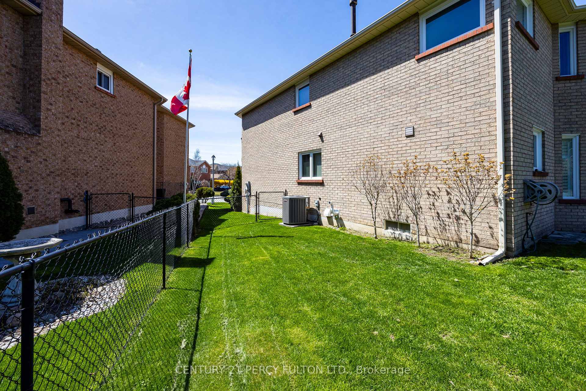 Photo 36 of 249 Mossbrook Square, Pickering, Highbush — HOMEH