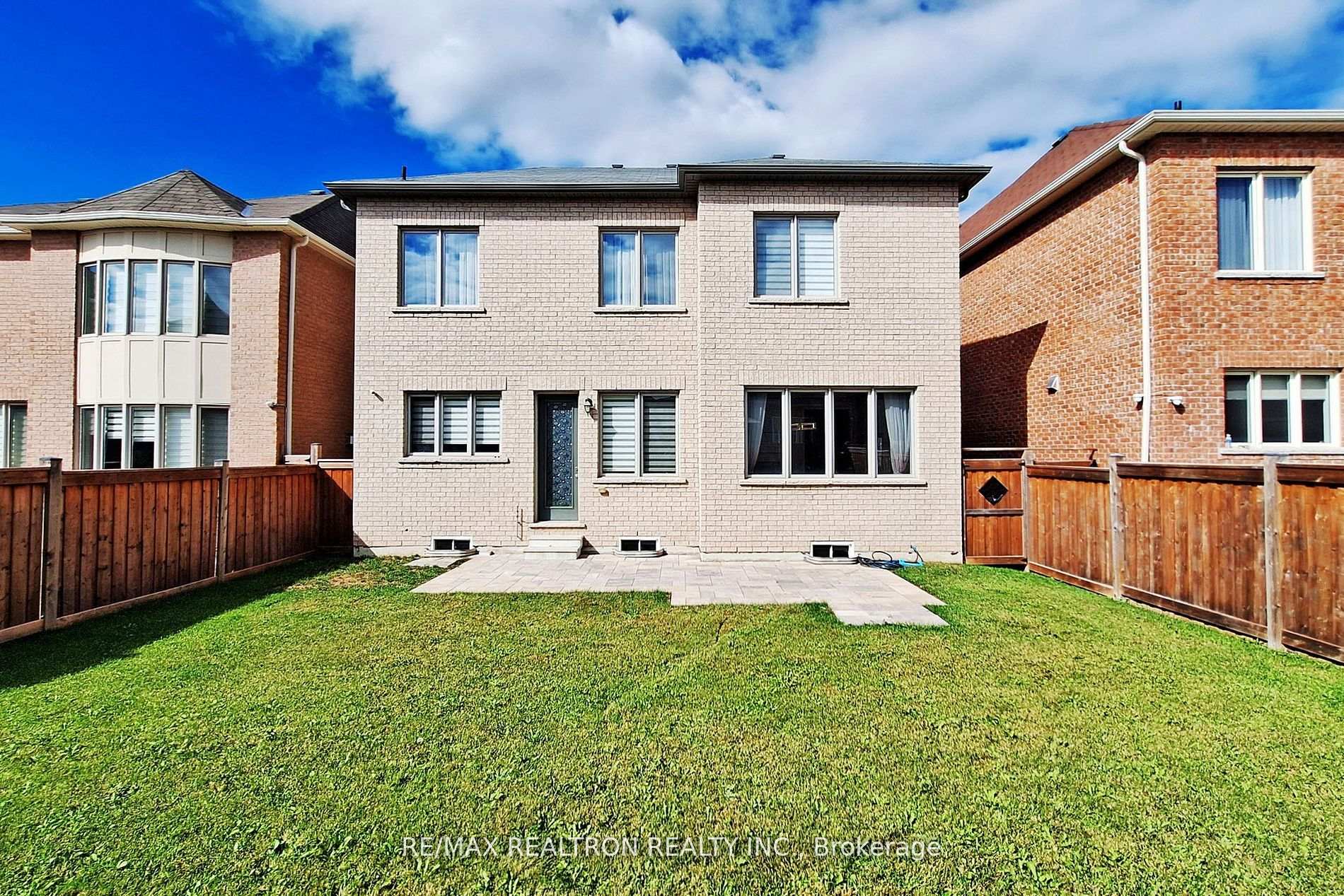 Photo 16 of 149 Conklin Crescent, Aurora, Rural Aurora — HOMEH