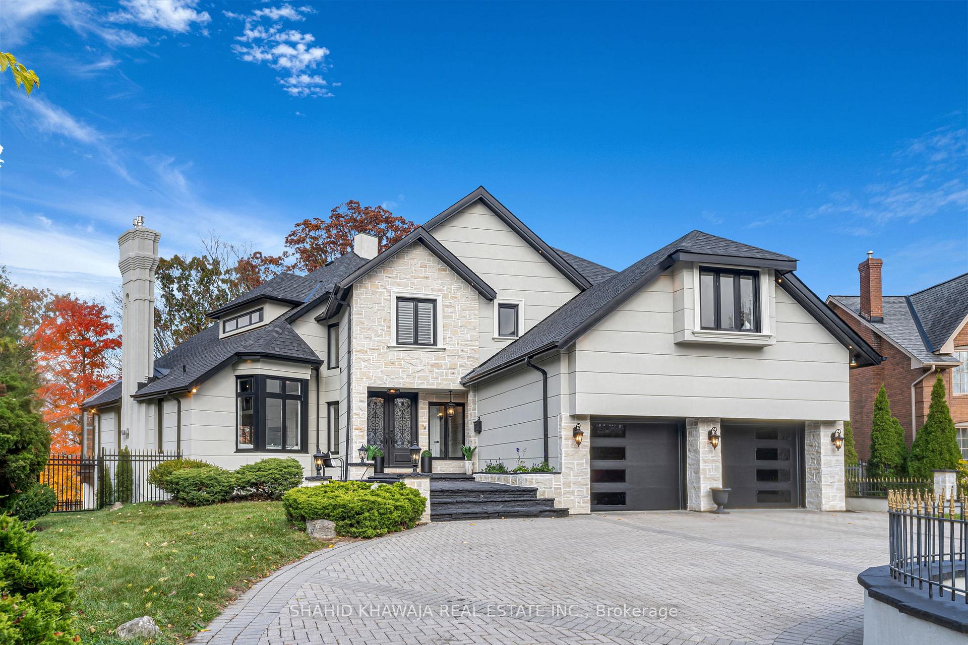 Front of 2279 Saxony Court