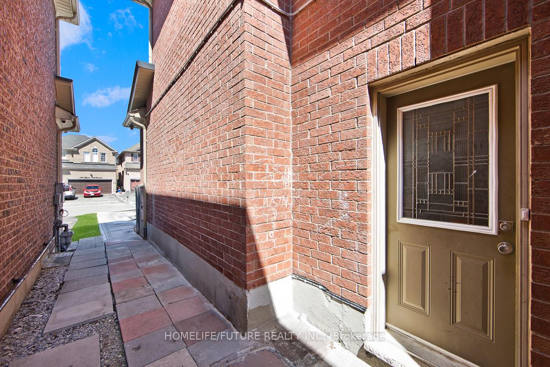 Photo 25 of 65 Game Creek Crescent, Brampton, Northwest Sandalwood Parkway — HOMEH