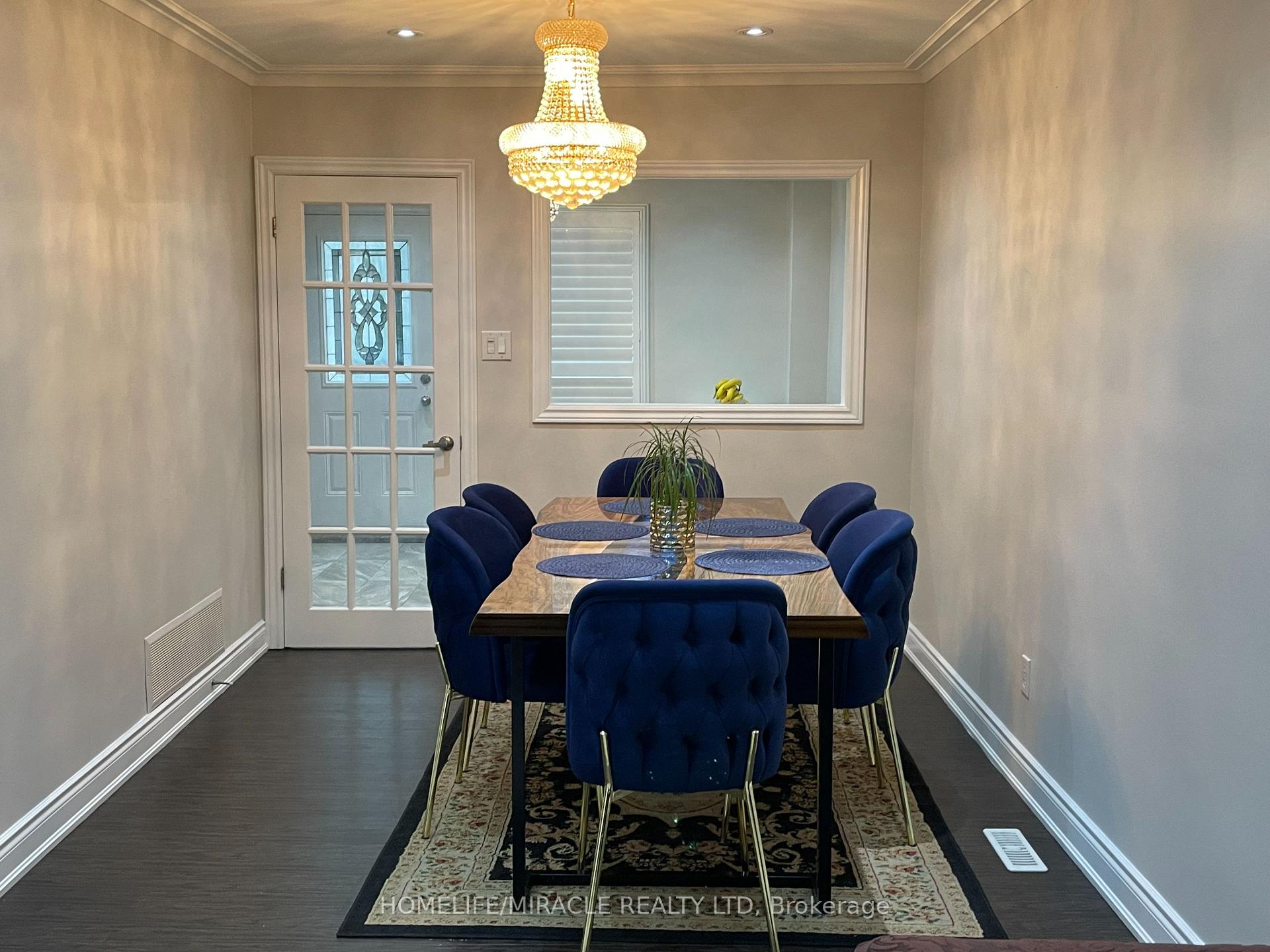 Photo 18 of 3729 Crabtree Crescent, Mississauga, Malton — HOMEH