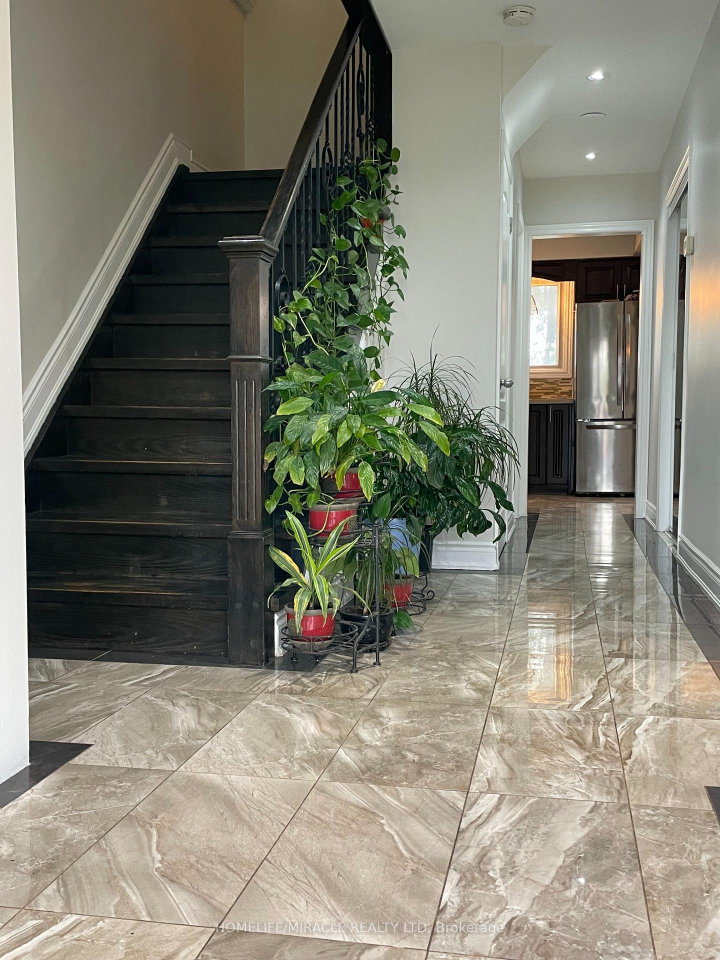 Photo 14 of 3729 Crabtree Crescent, Mississauga, Malton — HOMEH