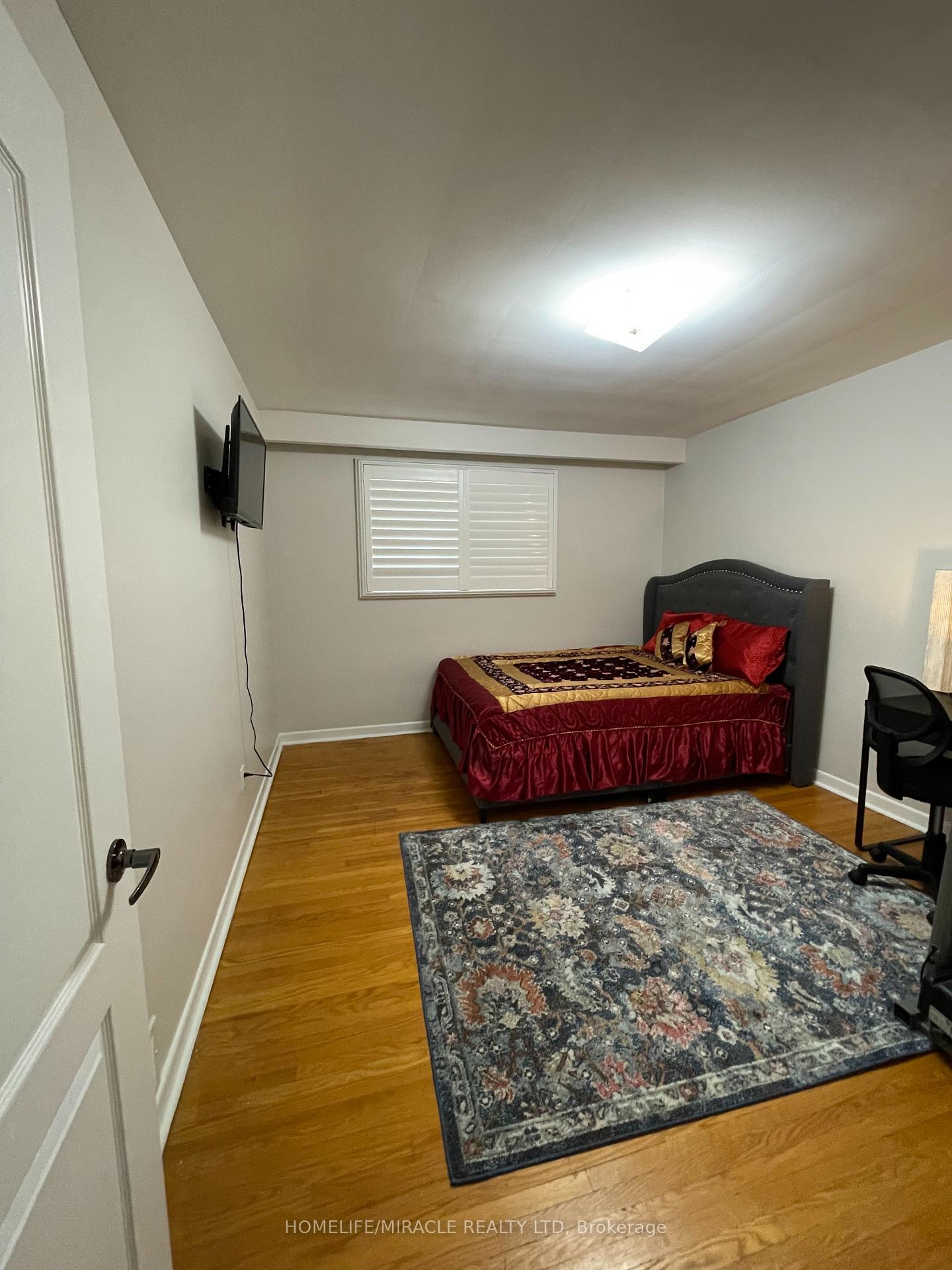 Photo 24 of 3729 Crabtree Crescent, Mississauga, Malton — HOMEH