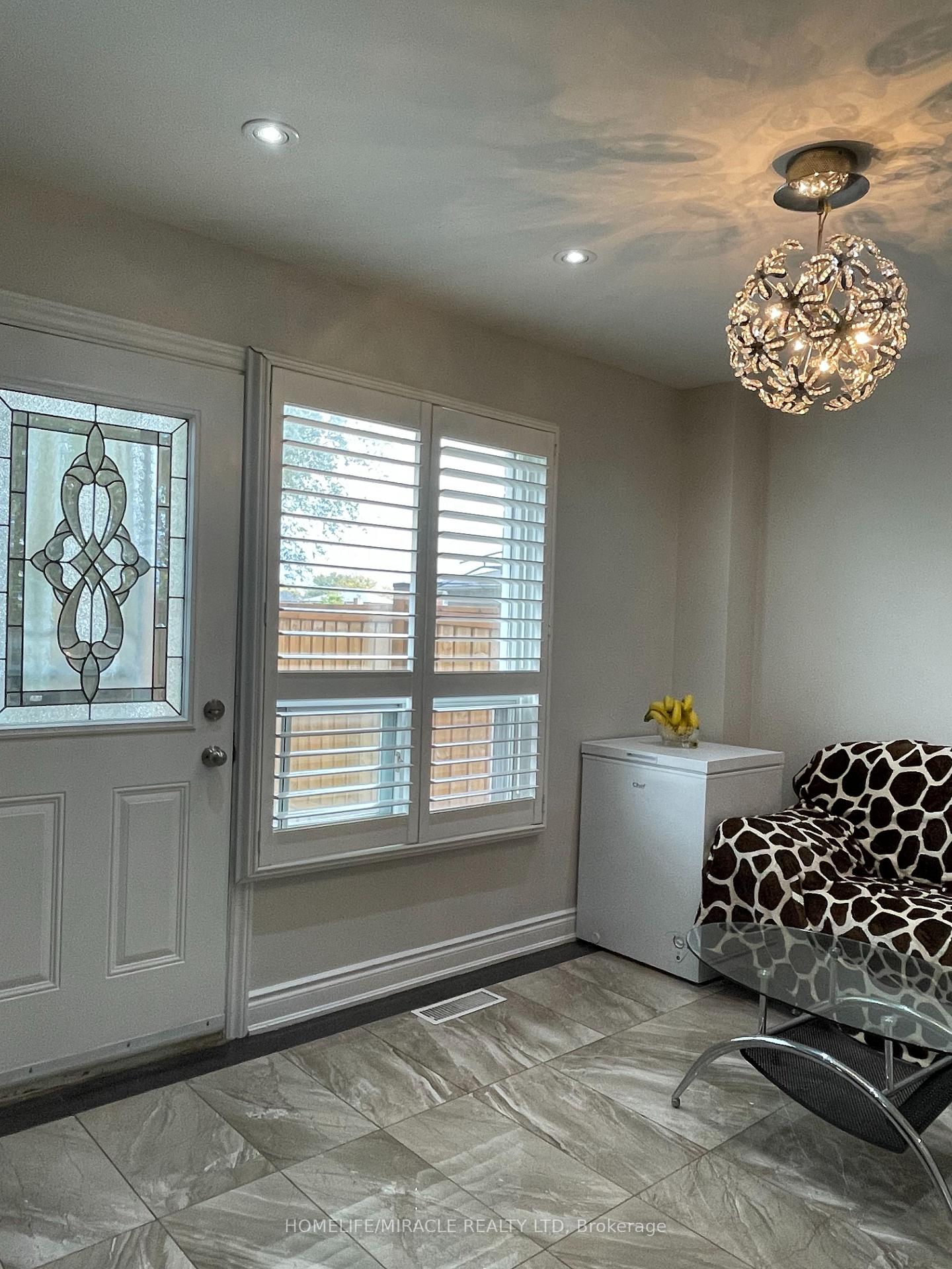 Photo 29 of 3729 Crabtree Crescent, Mississauga, Malton — HOMEH