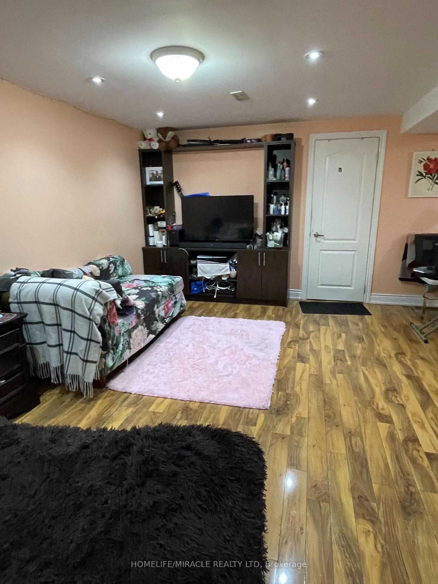 Photo 32 of 3729 Crabtree Crescent, Mississauga, Malton — HOMEH