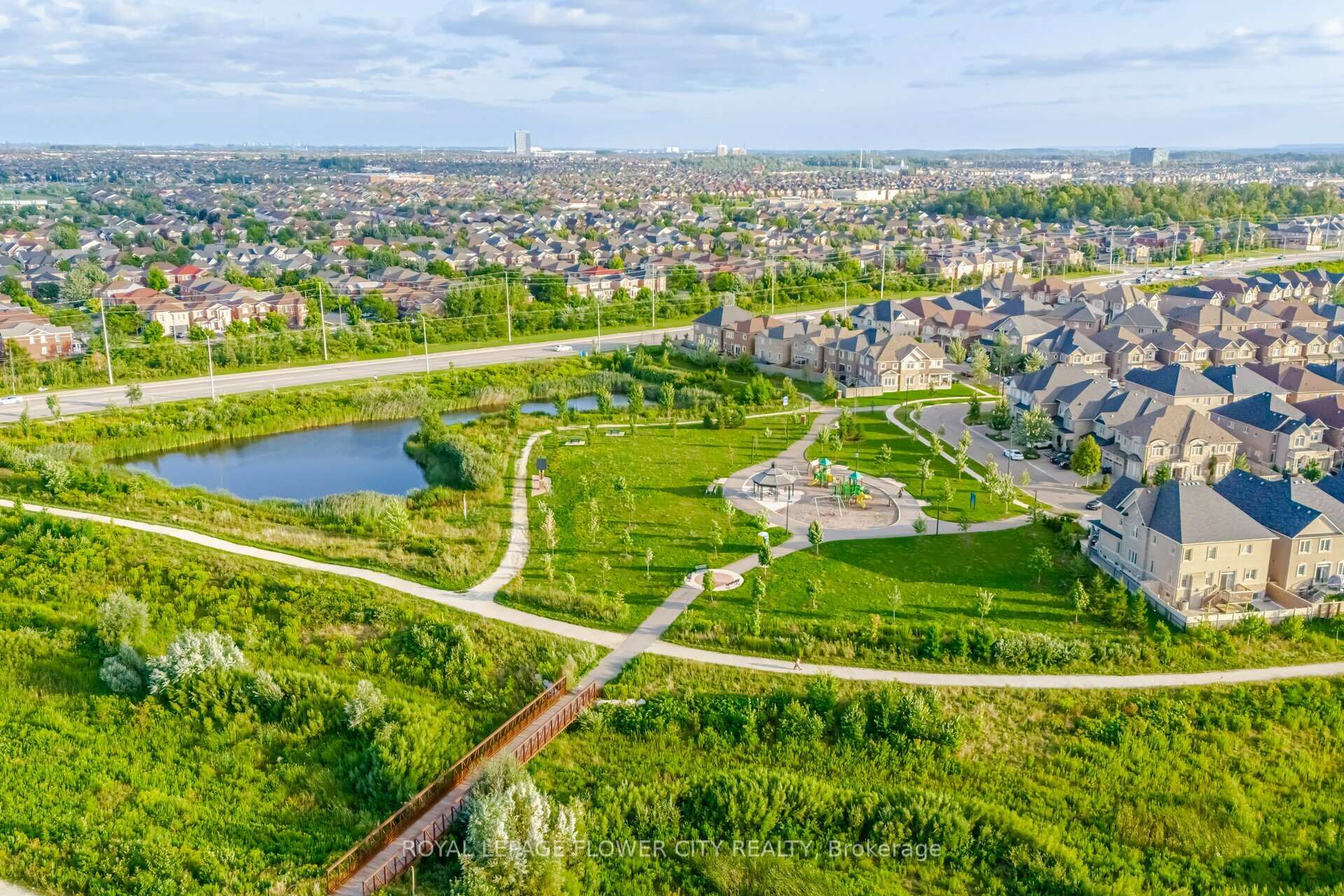 Photo 38 of 384 Remembrance Road, Brampton, Northwest Brampton — HOMEH