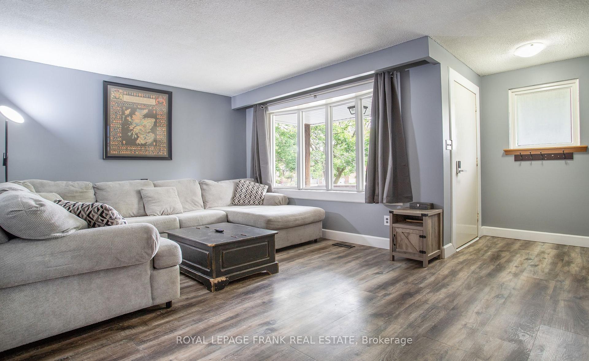 Photo 7 of 450 Sedan Crescent, Oshawa, Central — HOMEH