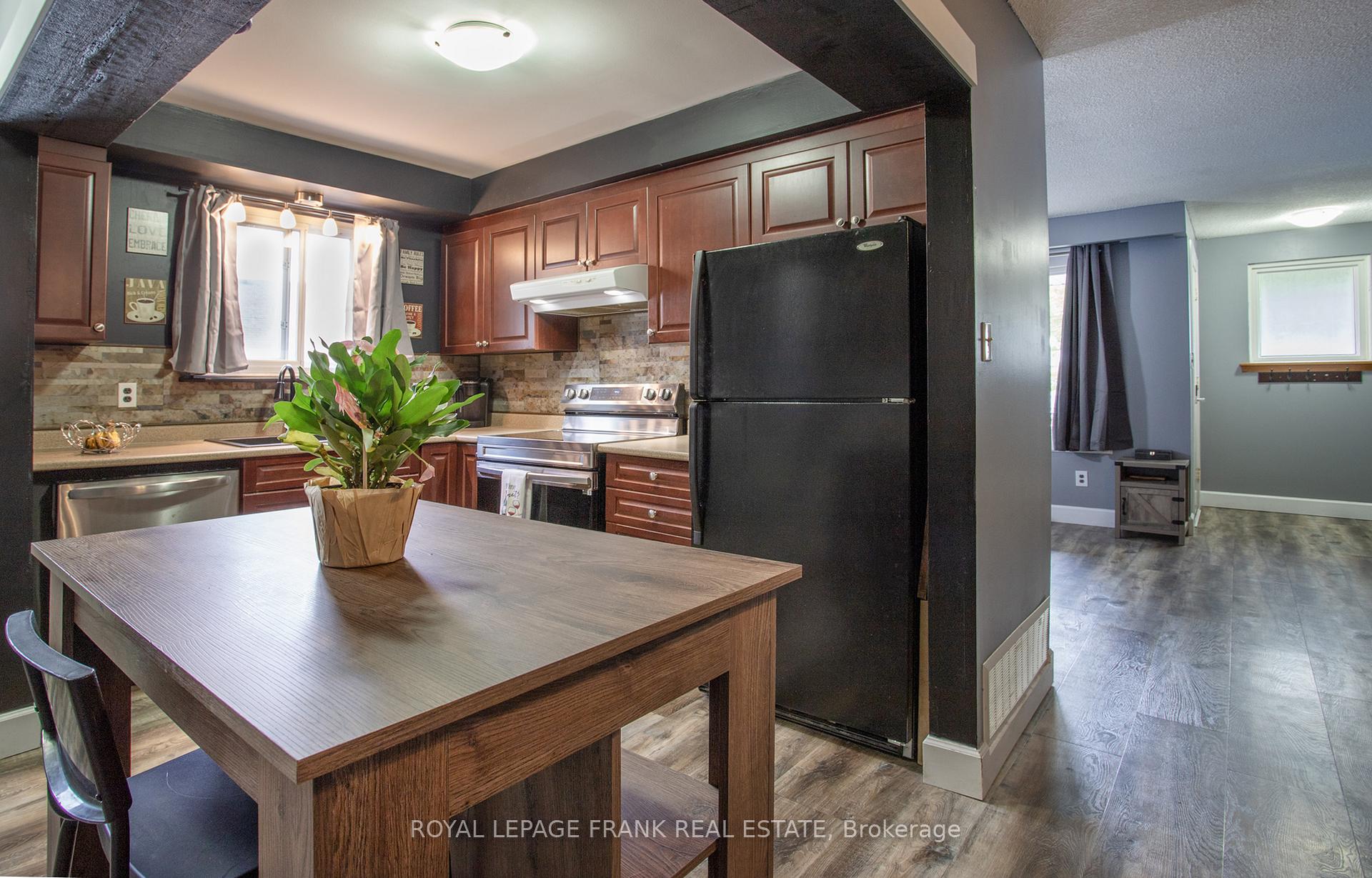 Photo 15 of 450 Sedan Crescent, Oshawa, Central — HOMEH