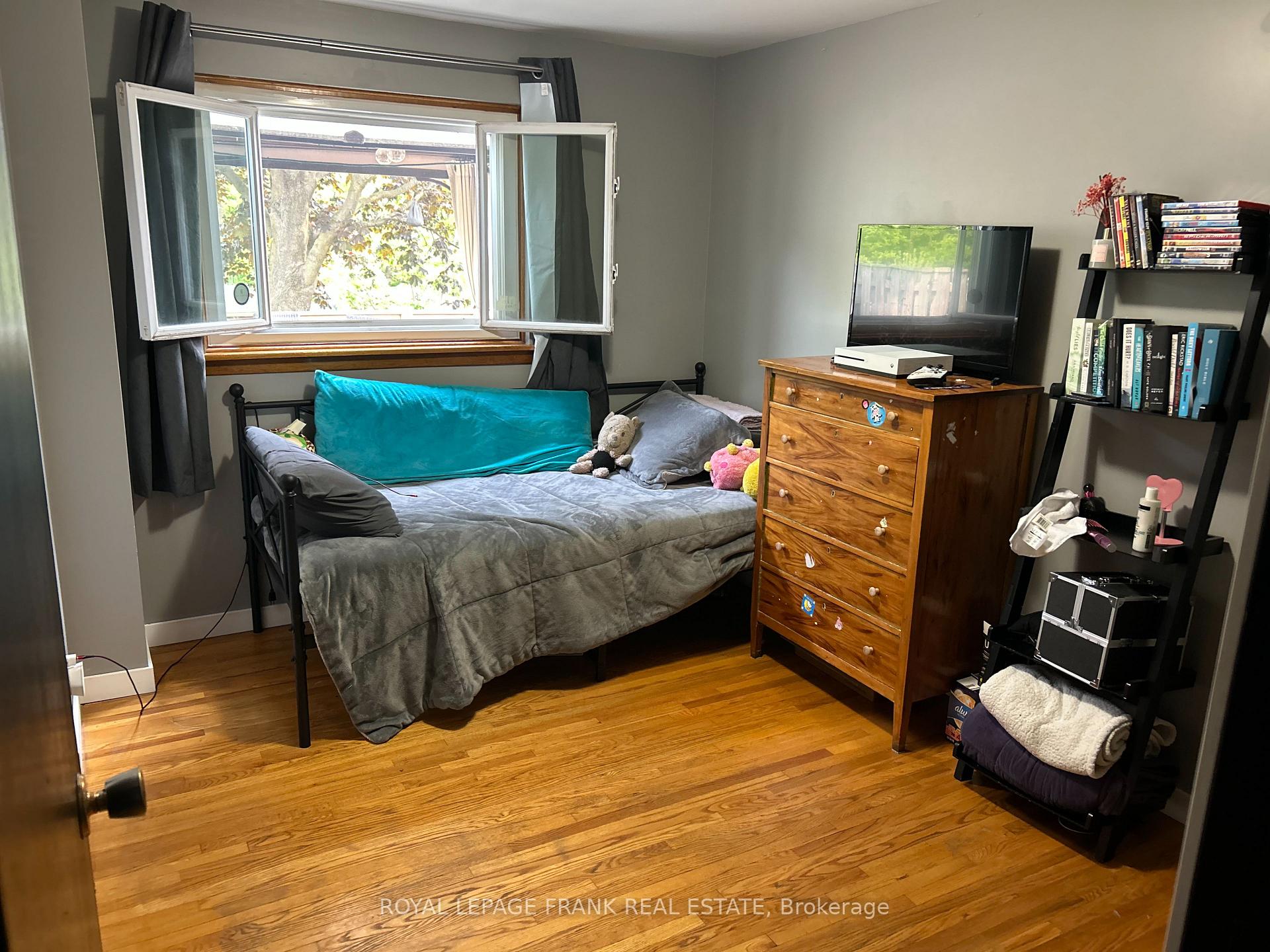 Photo 19 of 450 Sedan Crescent, Oshawa, Central — HOMEH