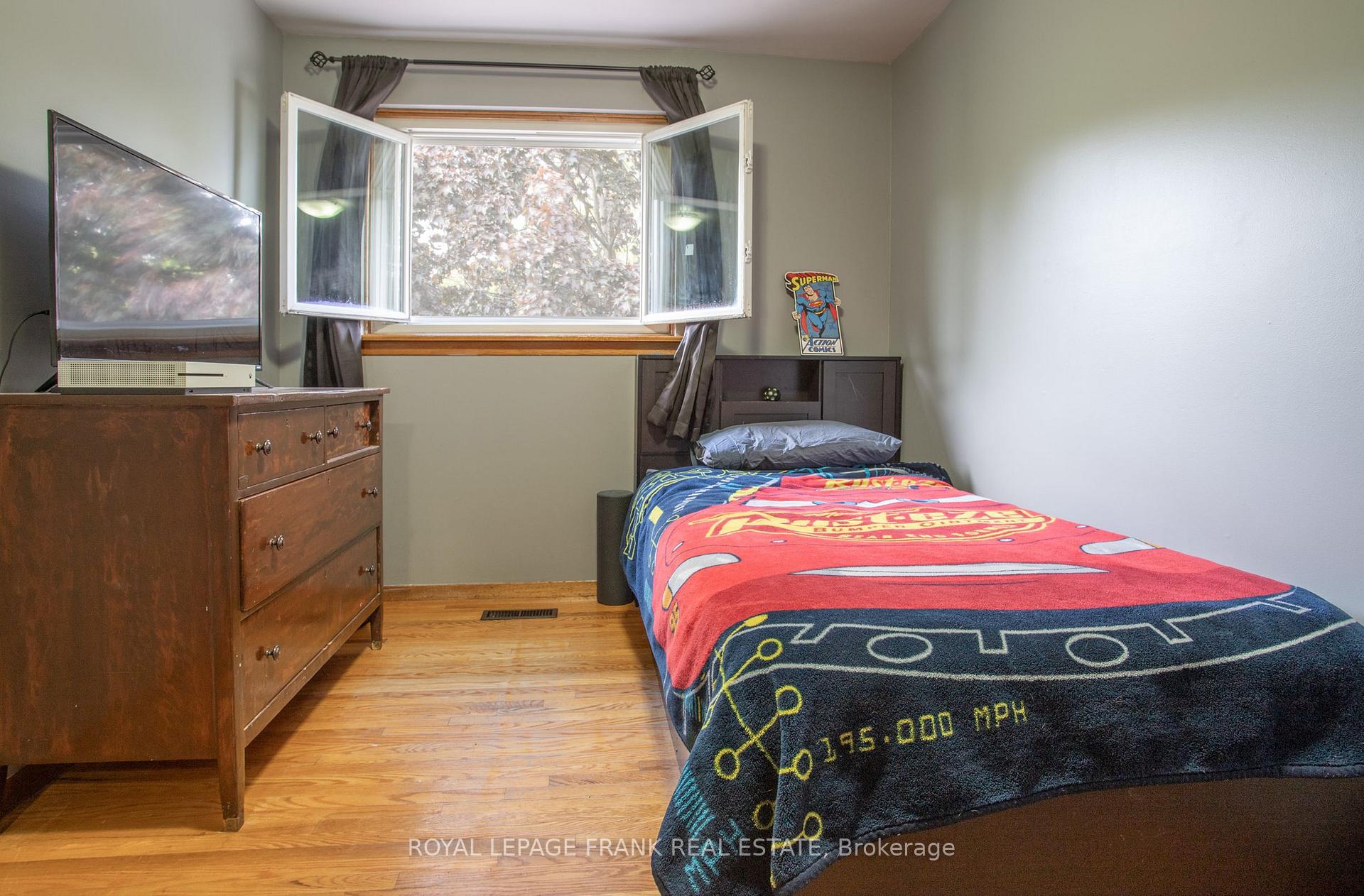 Photo 21 of 450 Sedan Crescent, Oshawa, Central — HOMEH