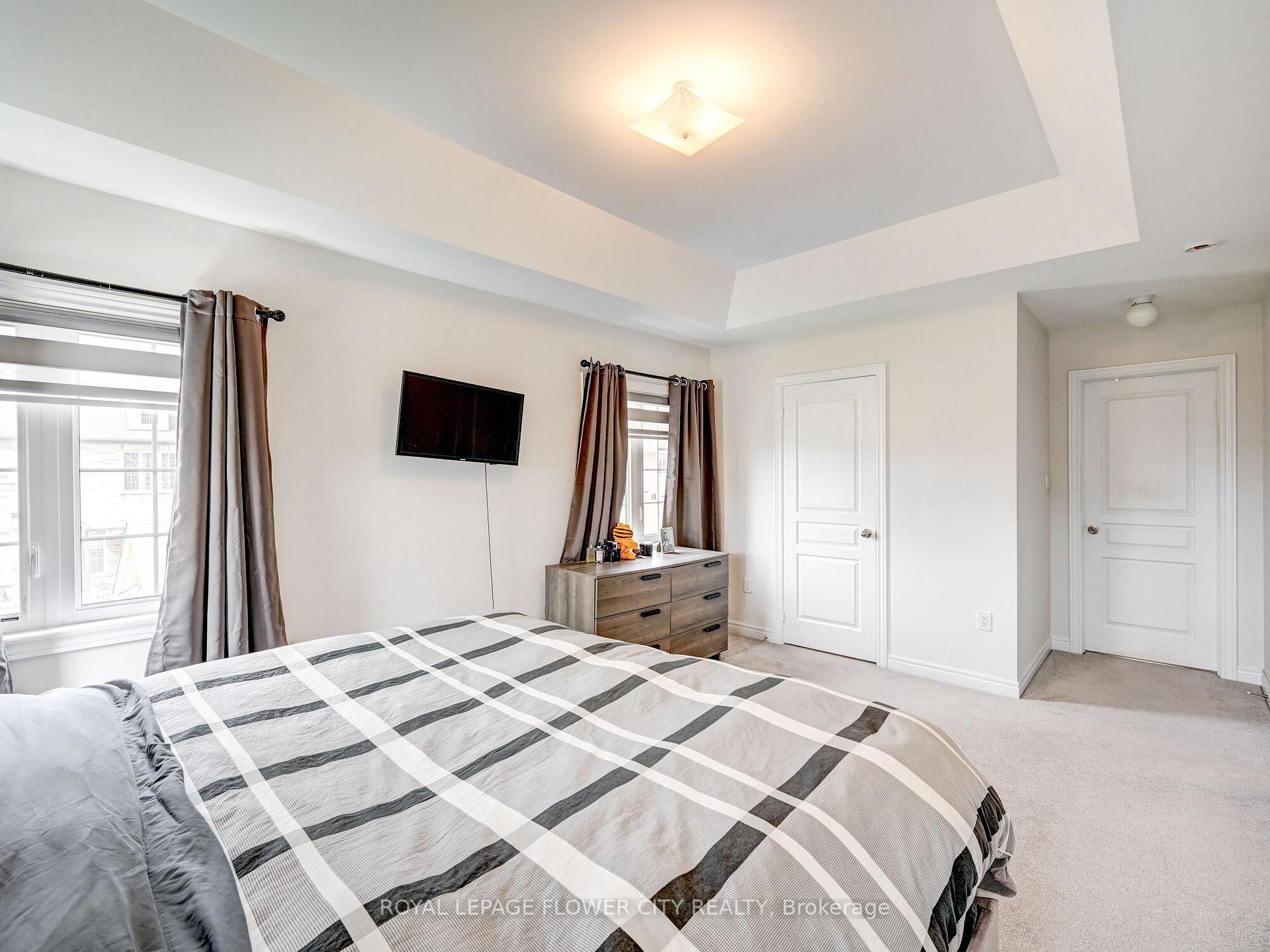 Photo 13 of 302 Barons Street, Vaughan, Kleinburg — HOMEH