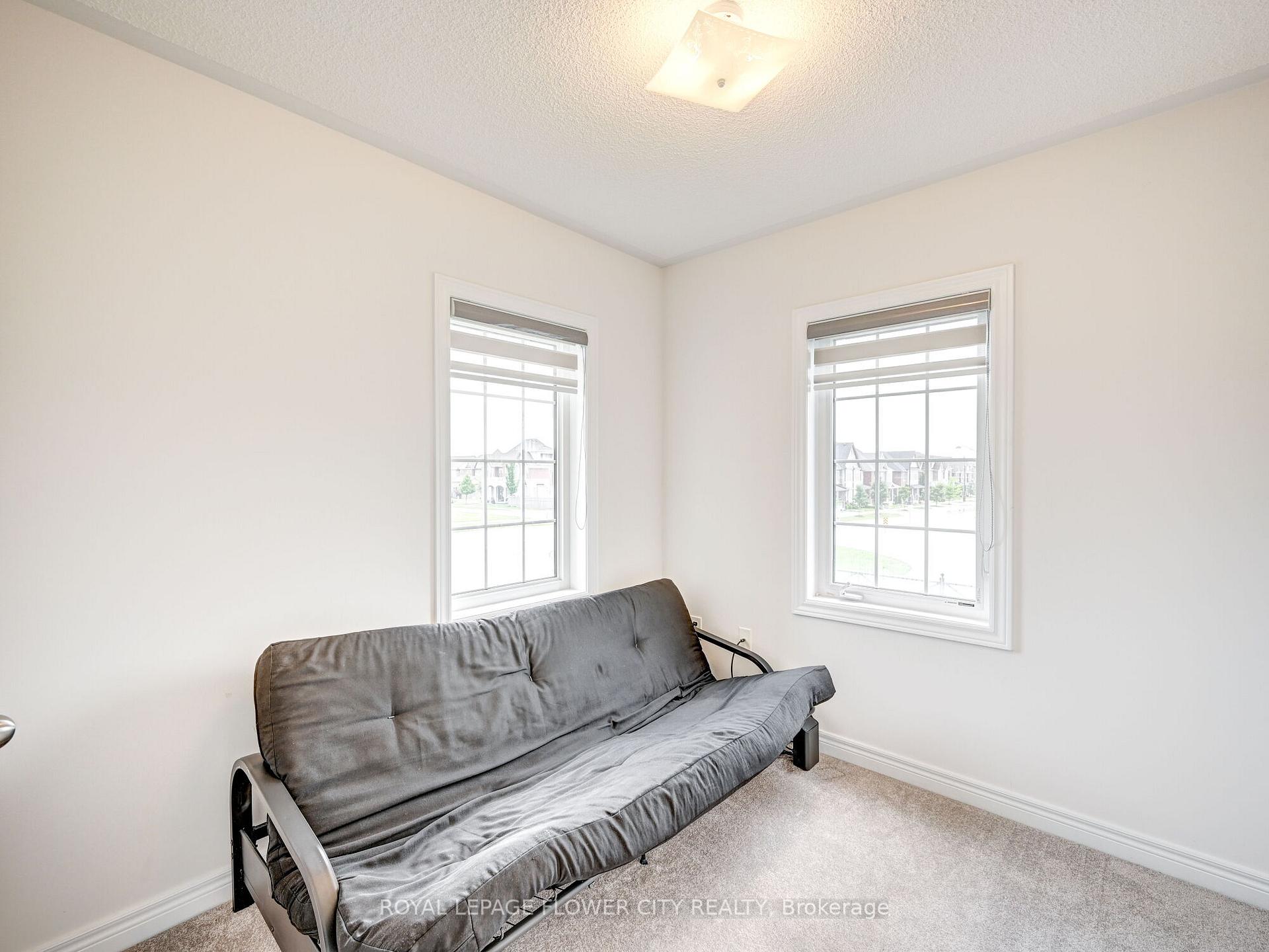 Photo 10 of 302 Barons Street, Vaughan, Kleinburg — HOMEH