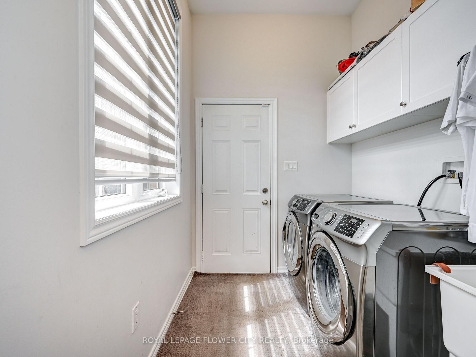 Photo 21 of 302 Barons Street, Vaughan, Kleinburg — HOMEH