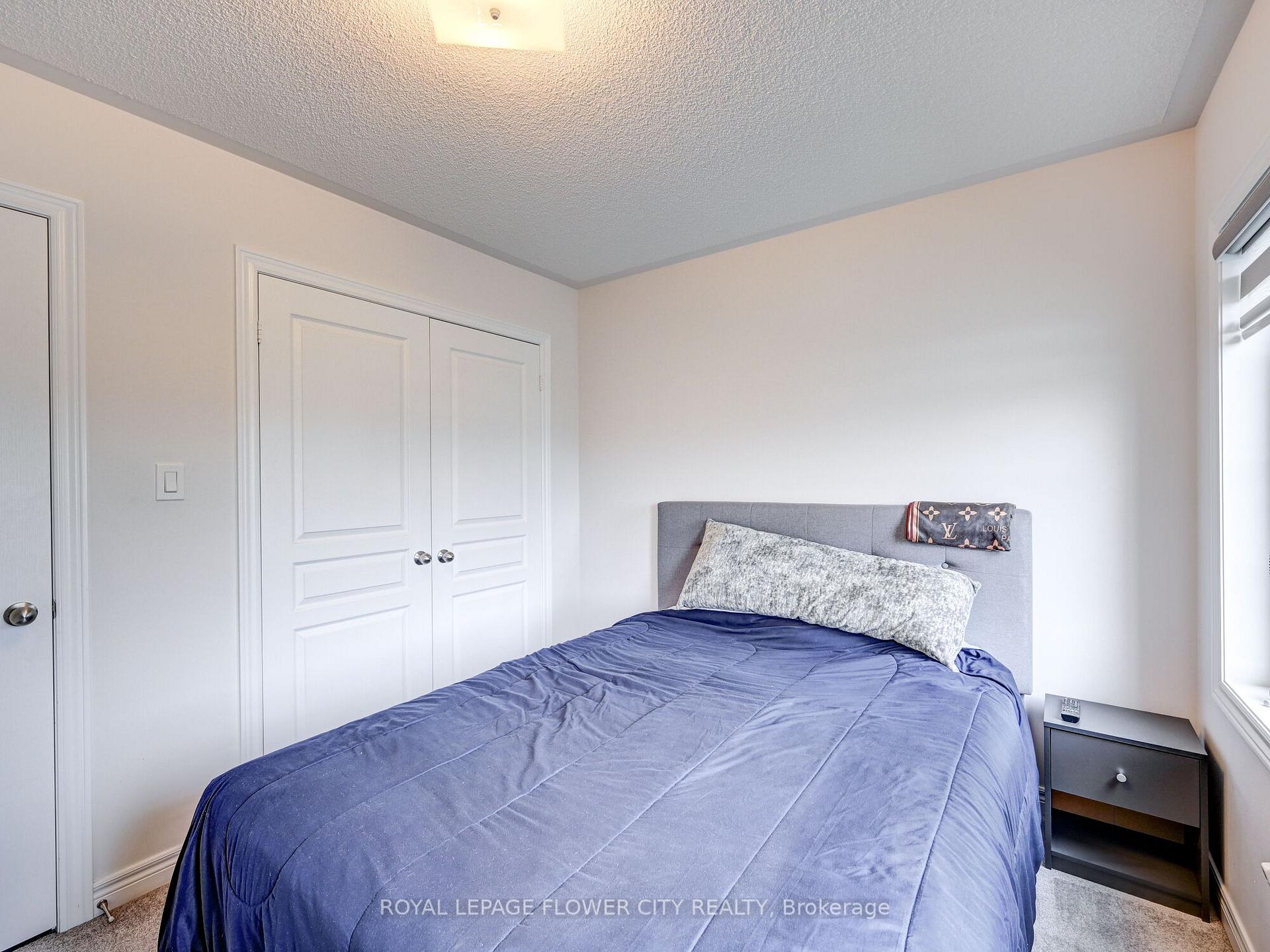 Photo 15 of 302 Barons Street, Vaughan, Kleinburg — HOMEH