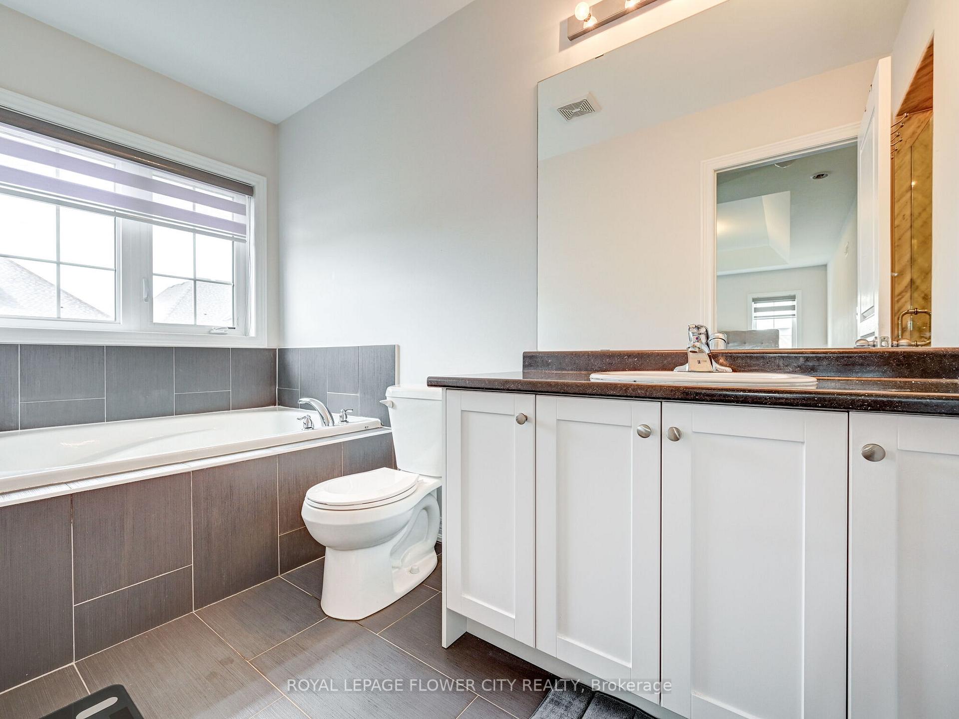 Photo 24 of 302 Barons Street, Vaughan, Kleinburg — HOMEH