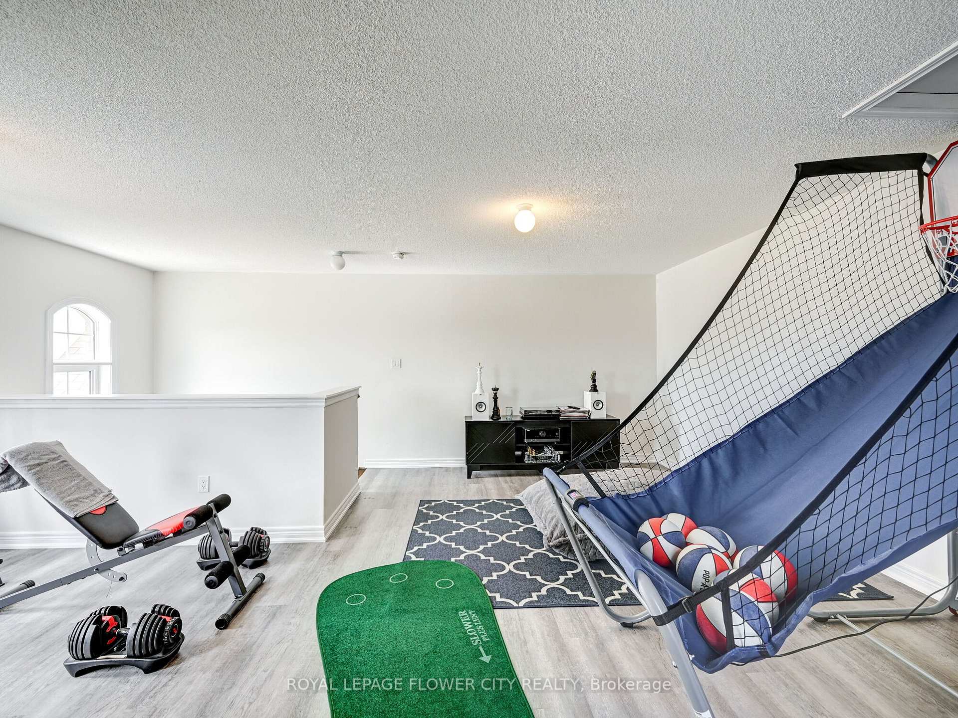Photo 23 of 302 Barons Street, Vaughan, Kleinburg — HOMEH