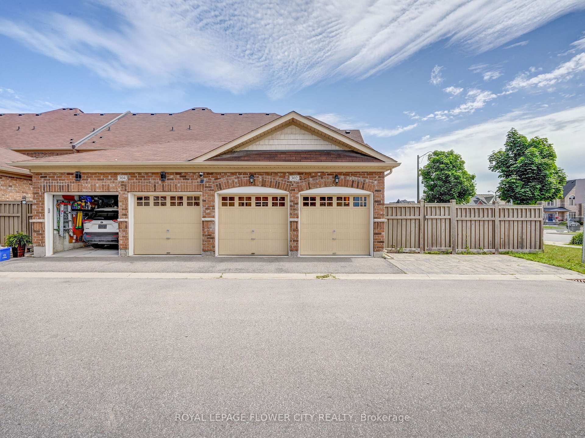 Photo 18 of 302 Barons Street, Vaughan, Kleinburg — HOMEH