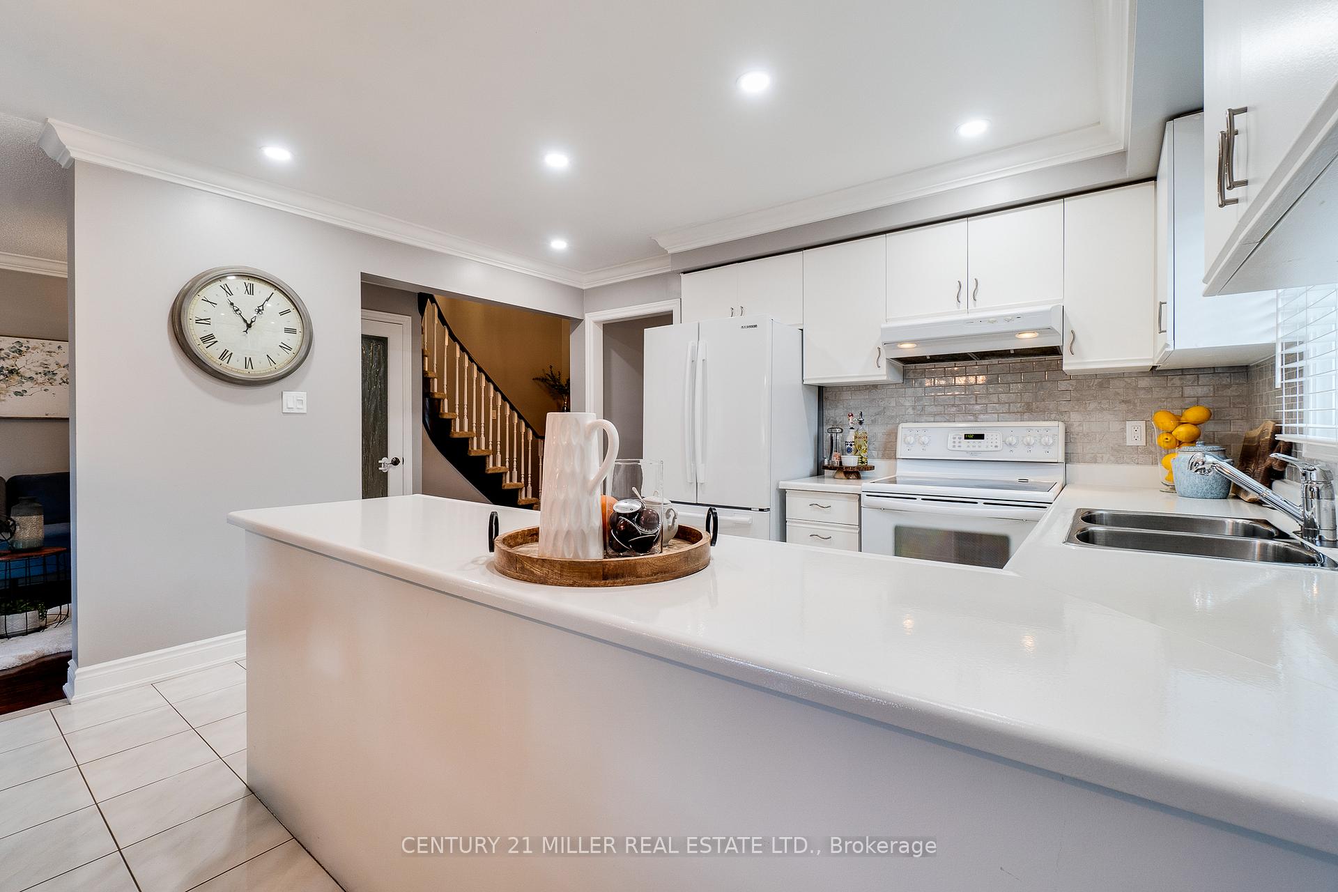 Photo 6 of 5100 Sunray Drive, Mississauga, Hurontario — HOMEH